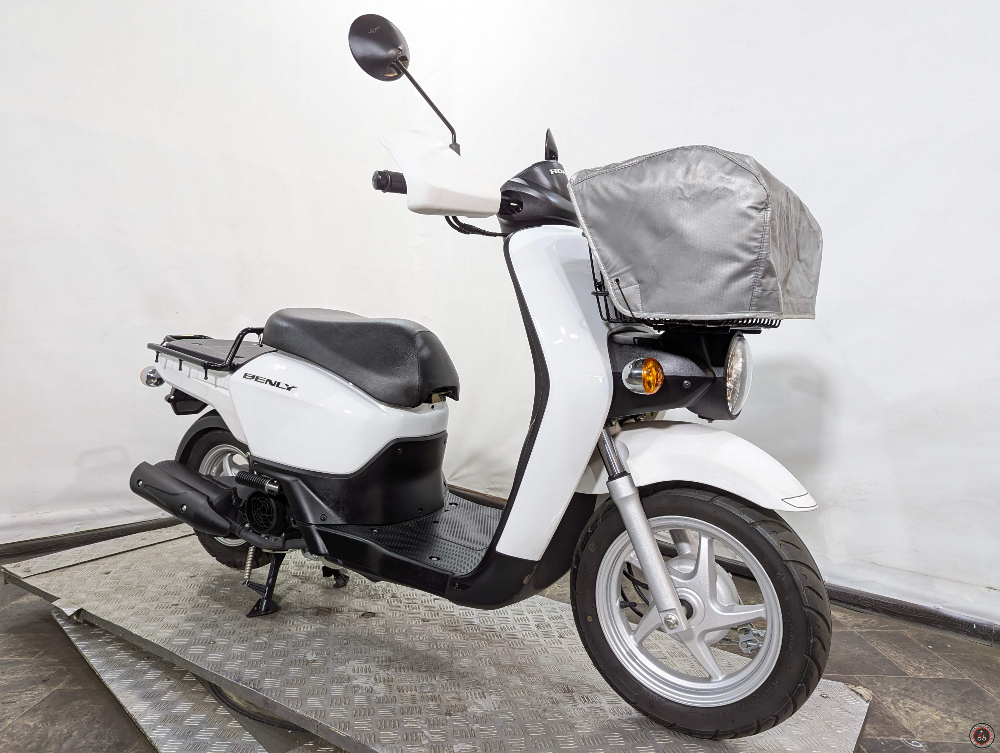Скутер Honda Benly 110 PGM-FI JA09 - Мощность: 8 л.с.