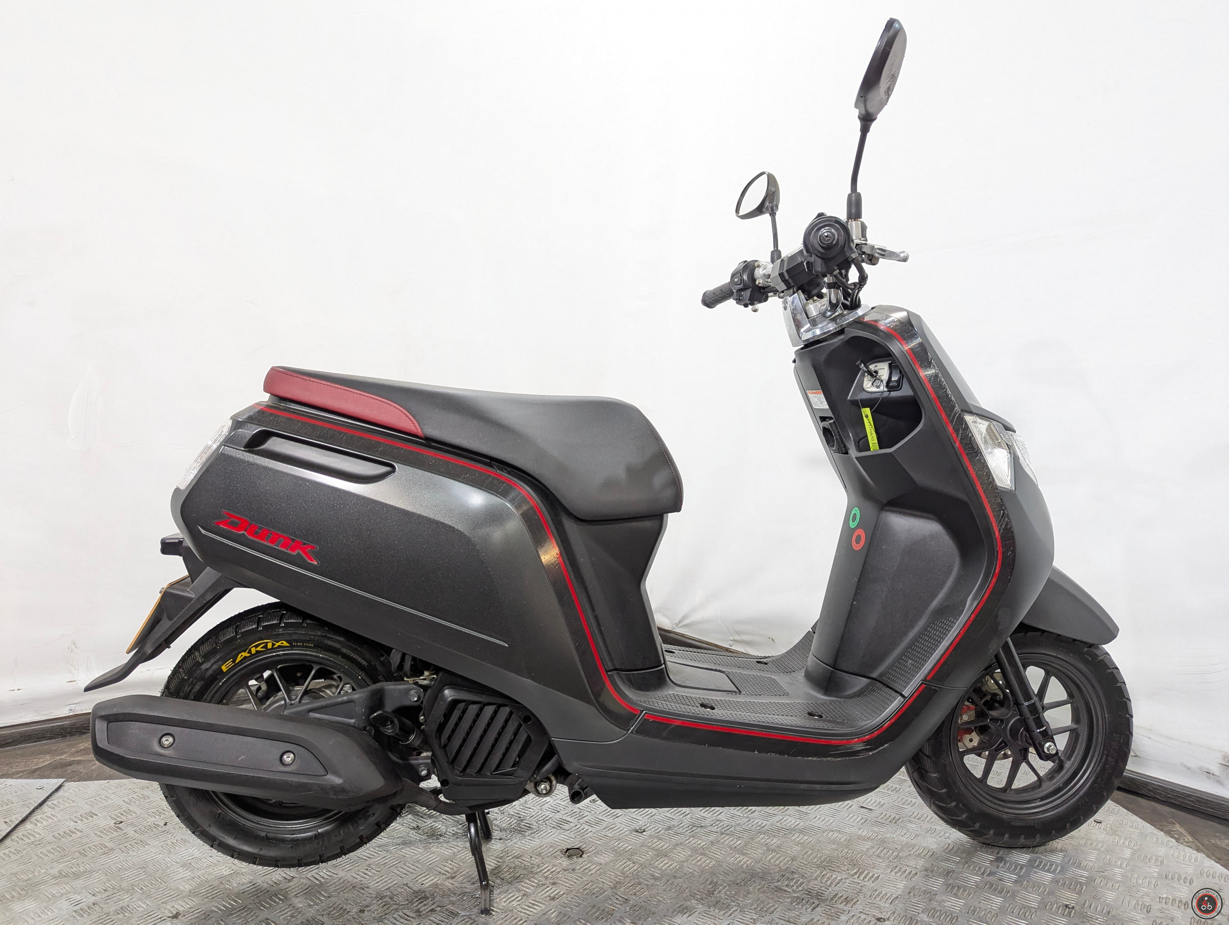 Скутер Honda Dunk PGM-FI AF78 2018г. - Емкость топливного бака: 4,5 л