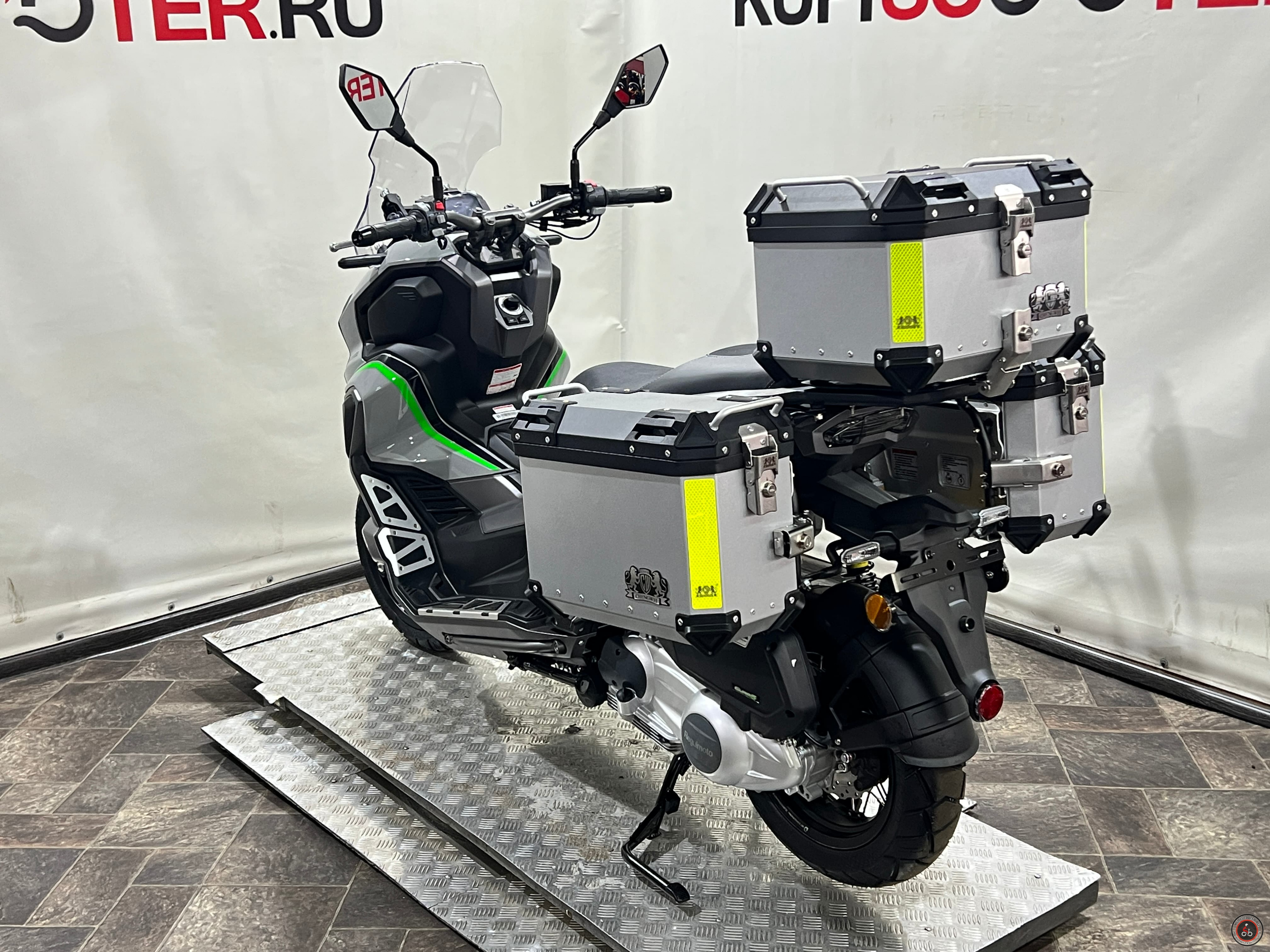 Скутер Regulmoto XDV ADVENTURE 300CC 4T в комплекте с кофрами (LJ300T-18) EFI Серый - Емкость топливного бака: 13,5 л