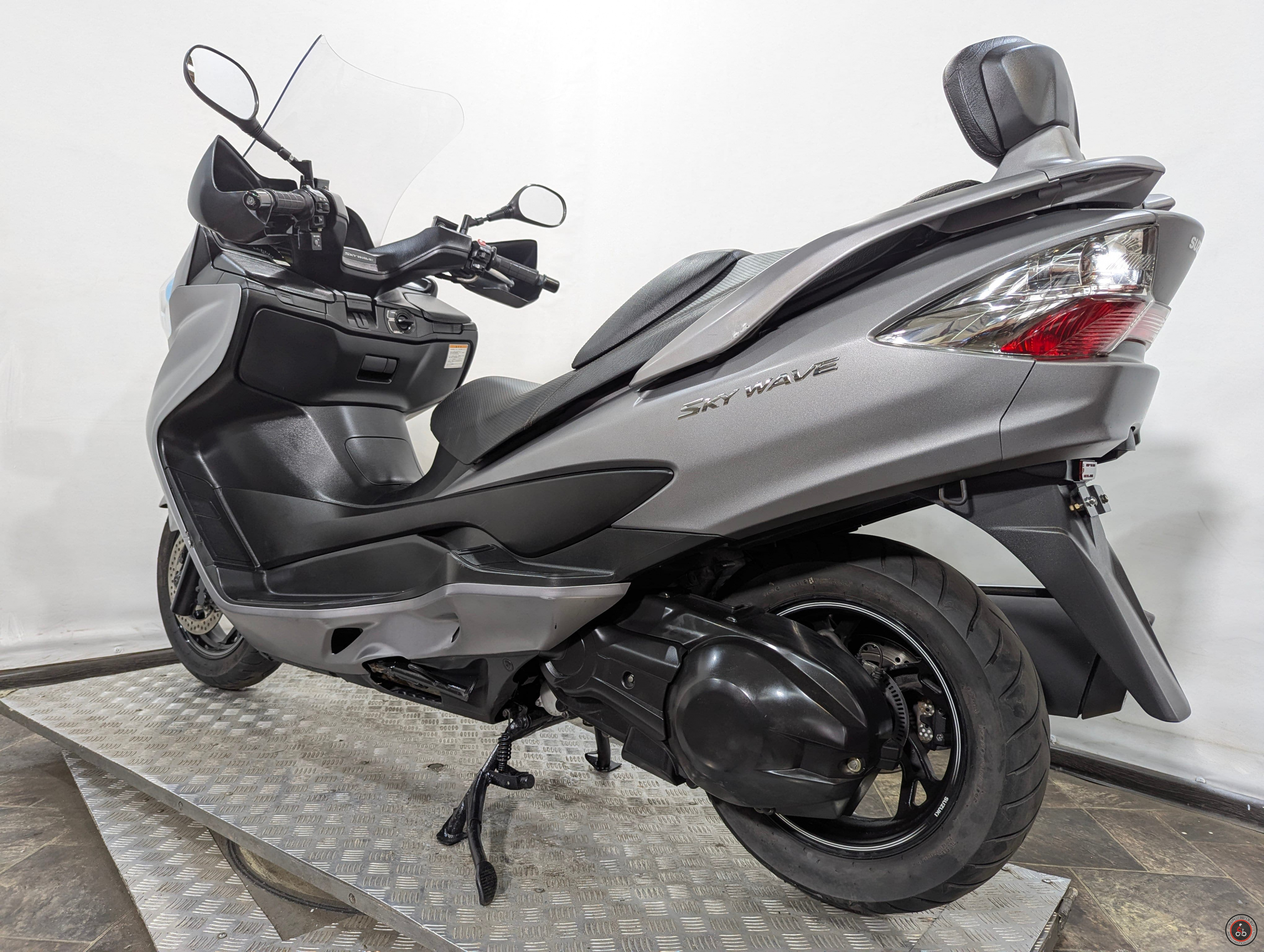 Скутер Suzuki Skywave 400 CK45A ABS 2016г. - Емкость топливного бака: 13 л`