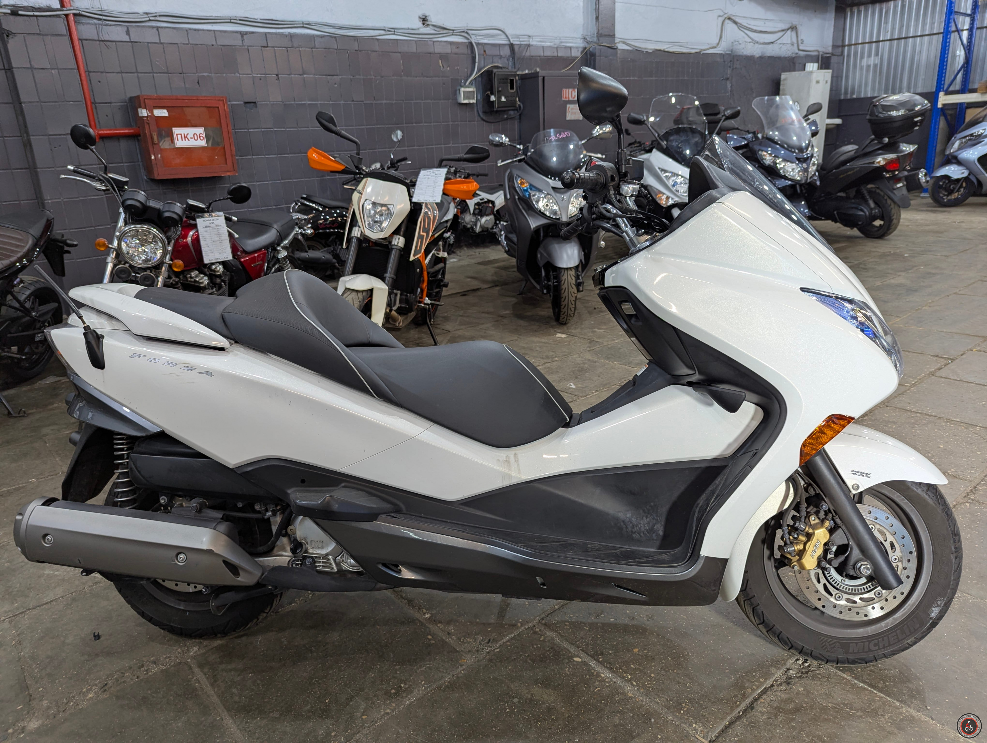 Скутер Honda Forza A2 MF10 2012 г. в. - Мощность: 22ps(16kw)/7500rpm