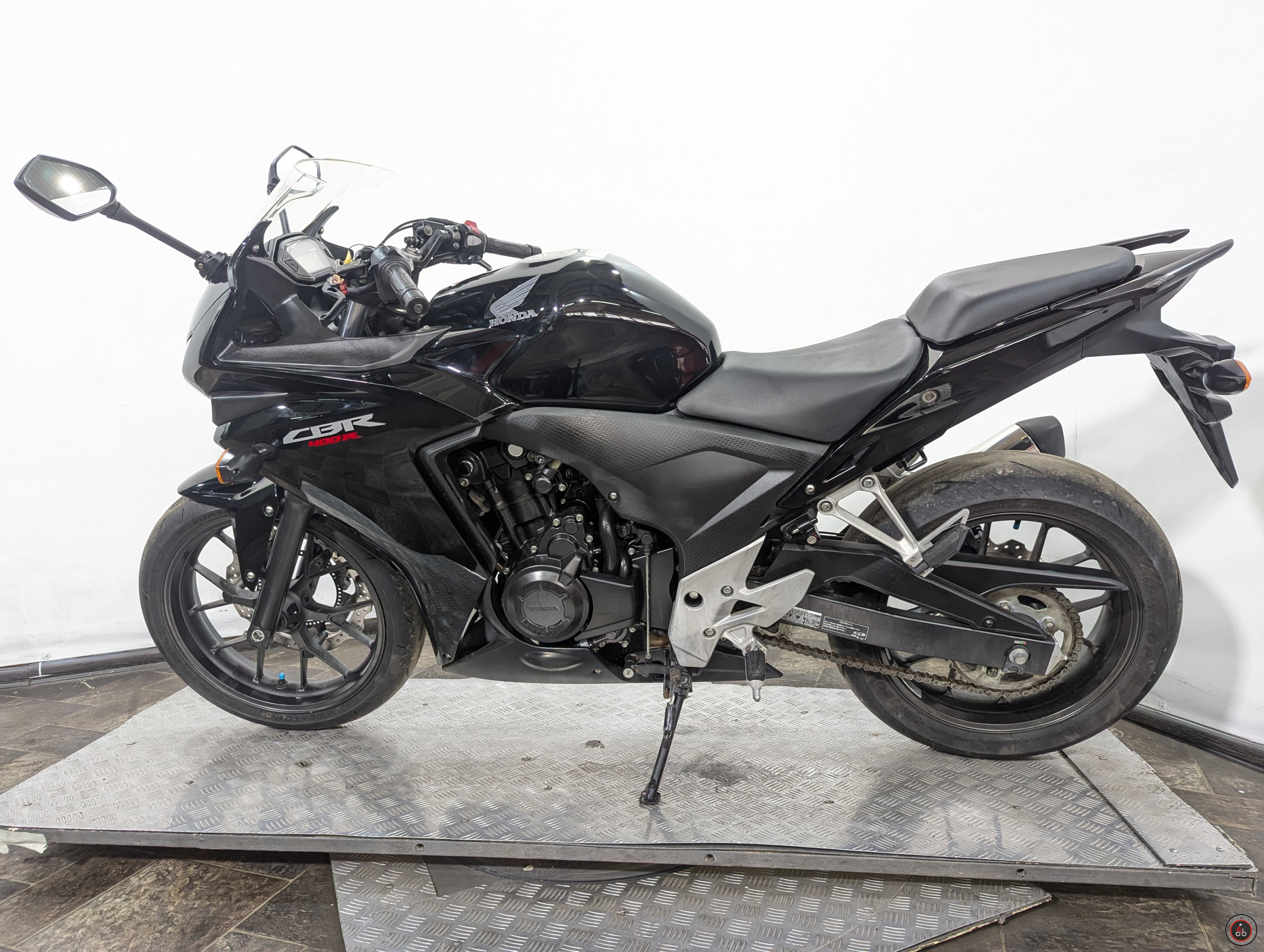 Мотоцикл Honda CBR400R - Пробег: 27988 км