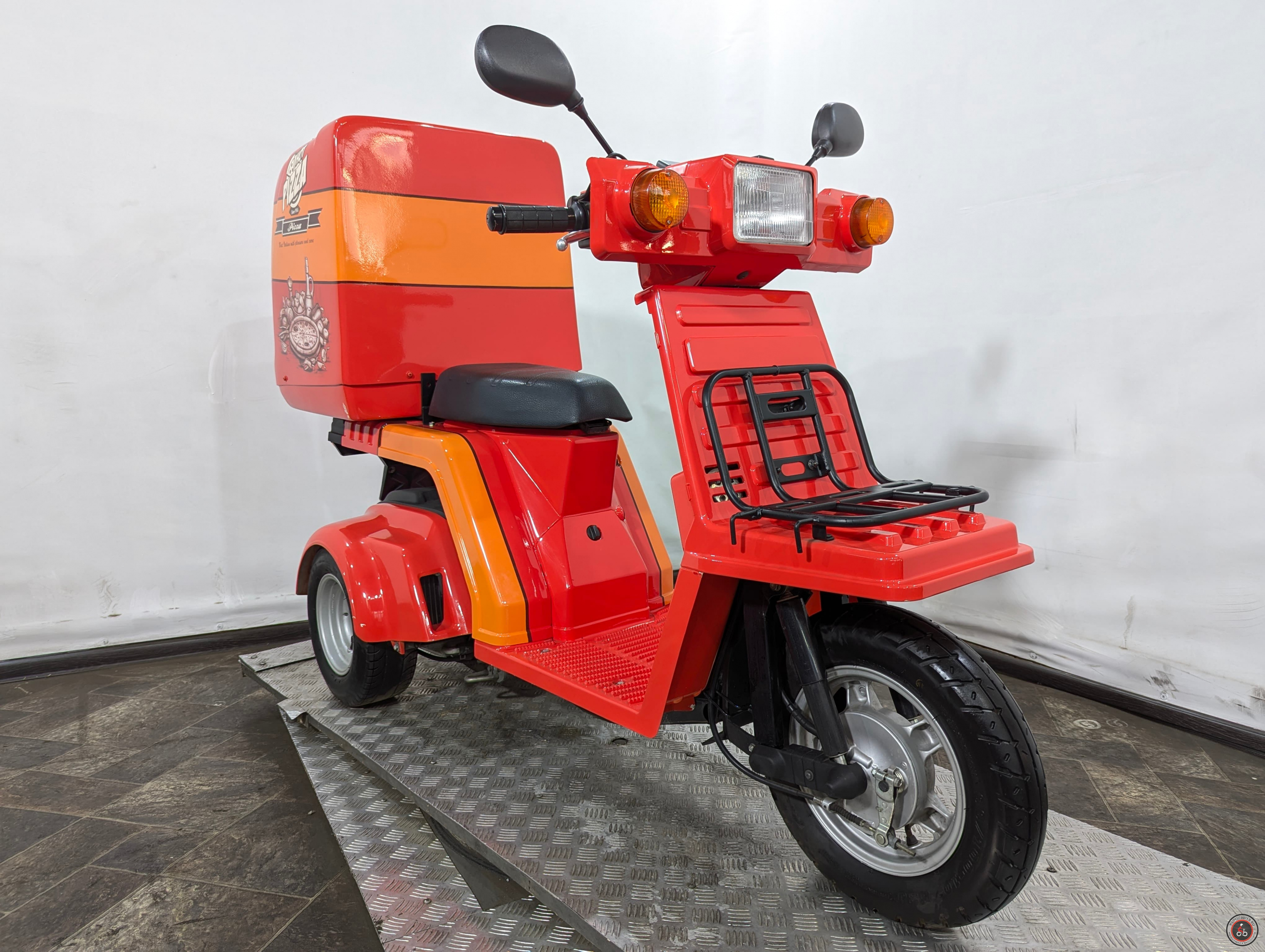 Скутер Honda Gyro X PGM-FI TD02 - Емкость топливного бака: 4,7 л