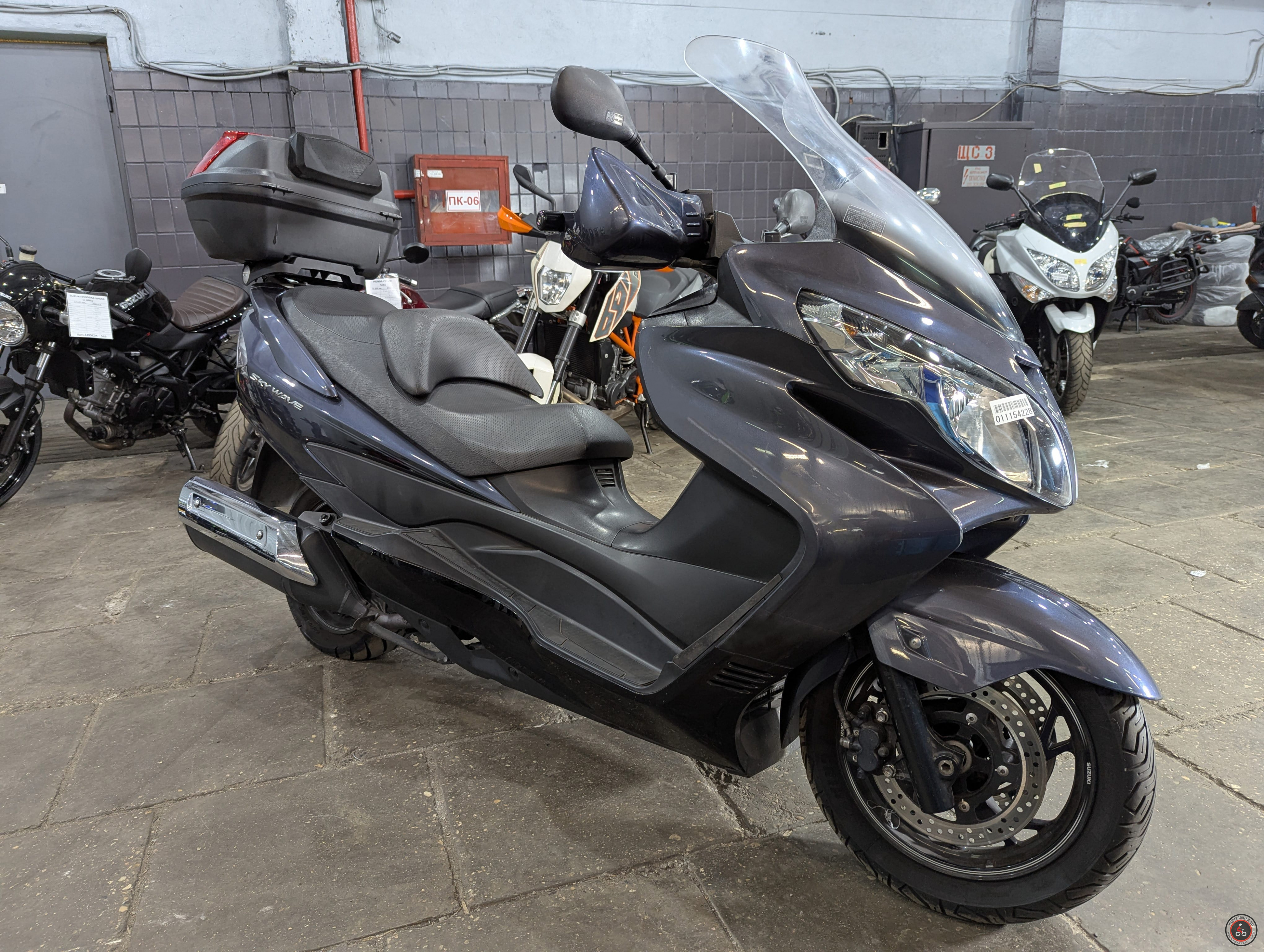 Скутер Suzuki Skywave 400 CK45A 2012 г. в. - Количество цилиндров: 1