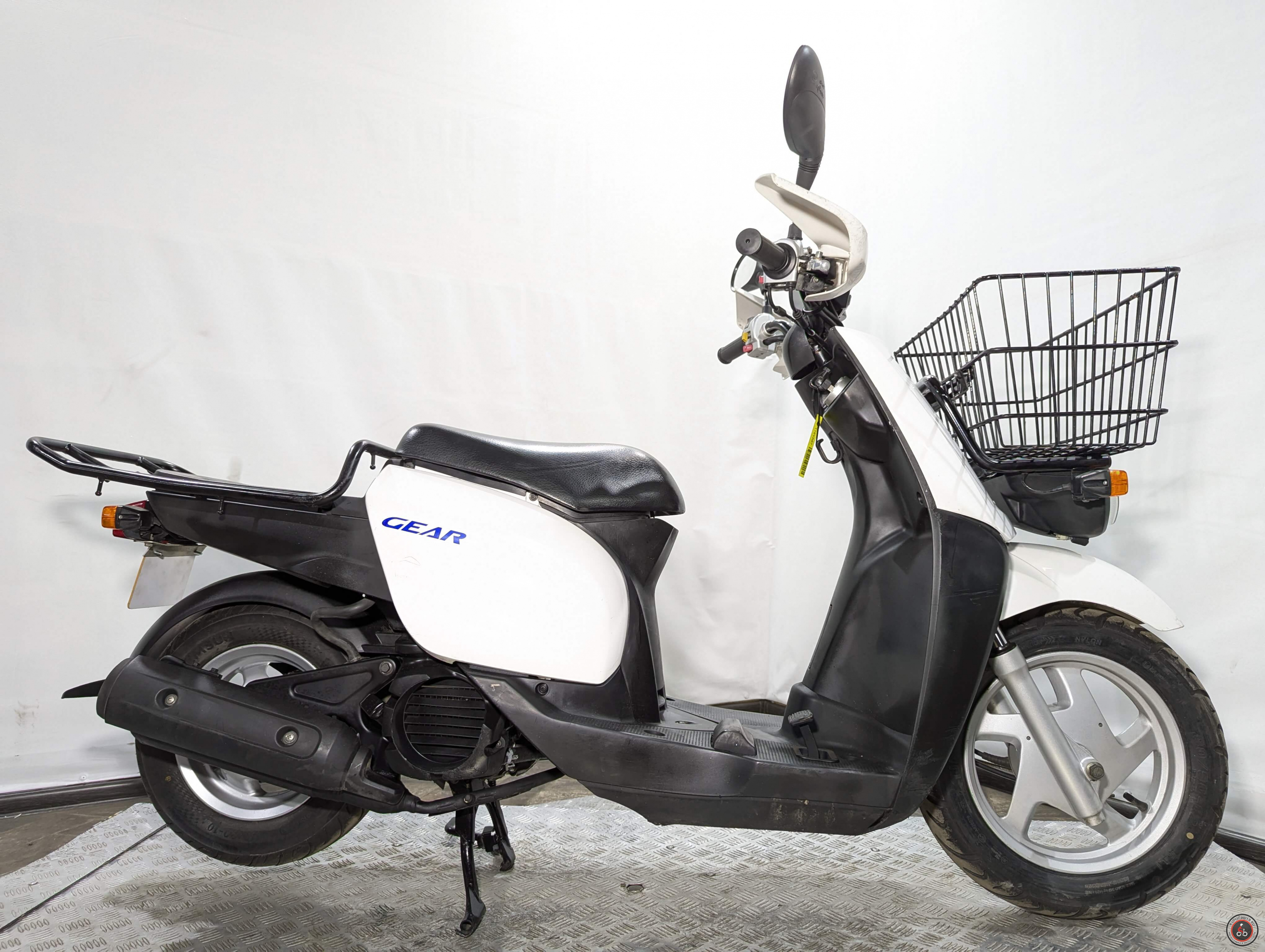 Скутер Yamaha Gear FI UA06J 2011г. - Тип передней подвески: телескопическая вилка