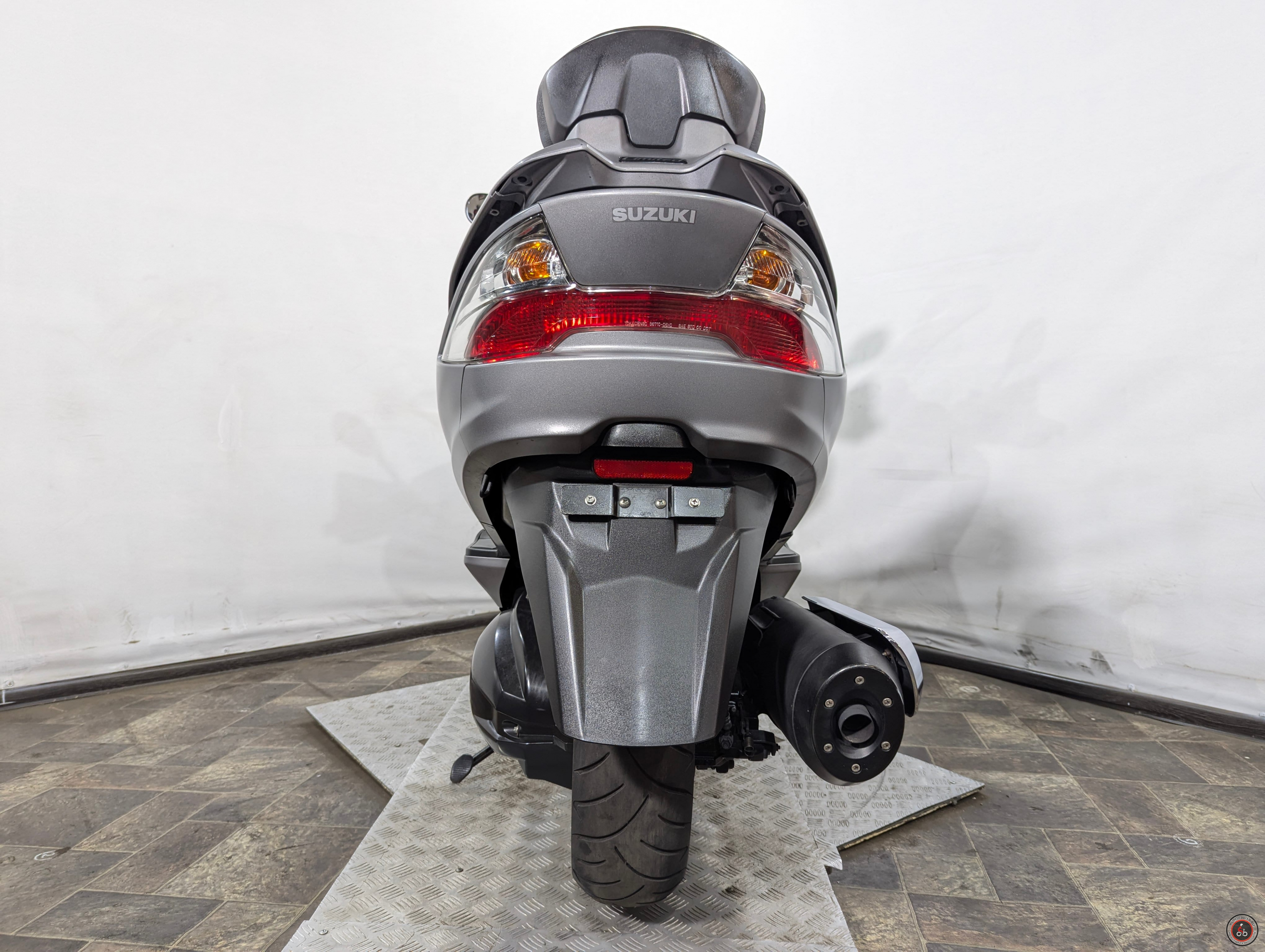 Скутер Suzuki Skywave 400 CK45A ABS 2016г. - Количество цилиндров: 1