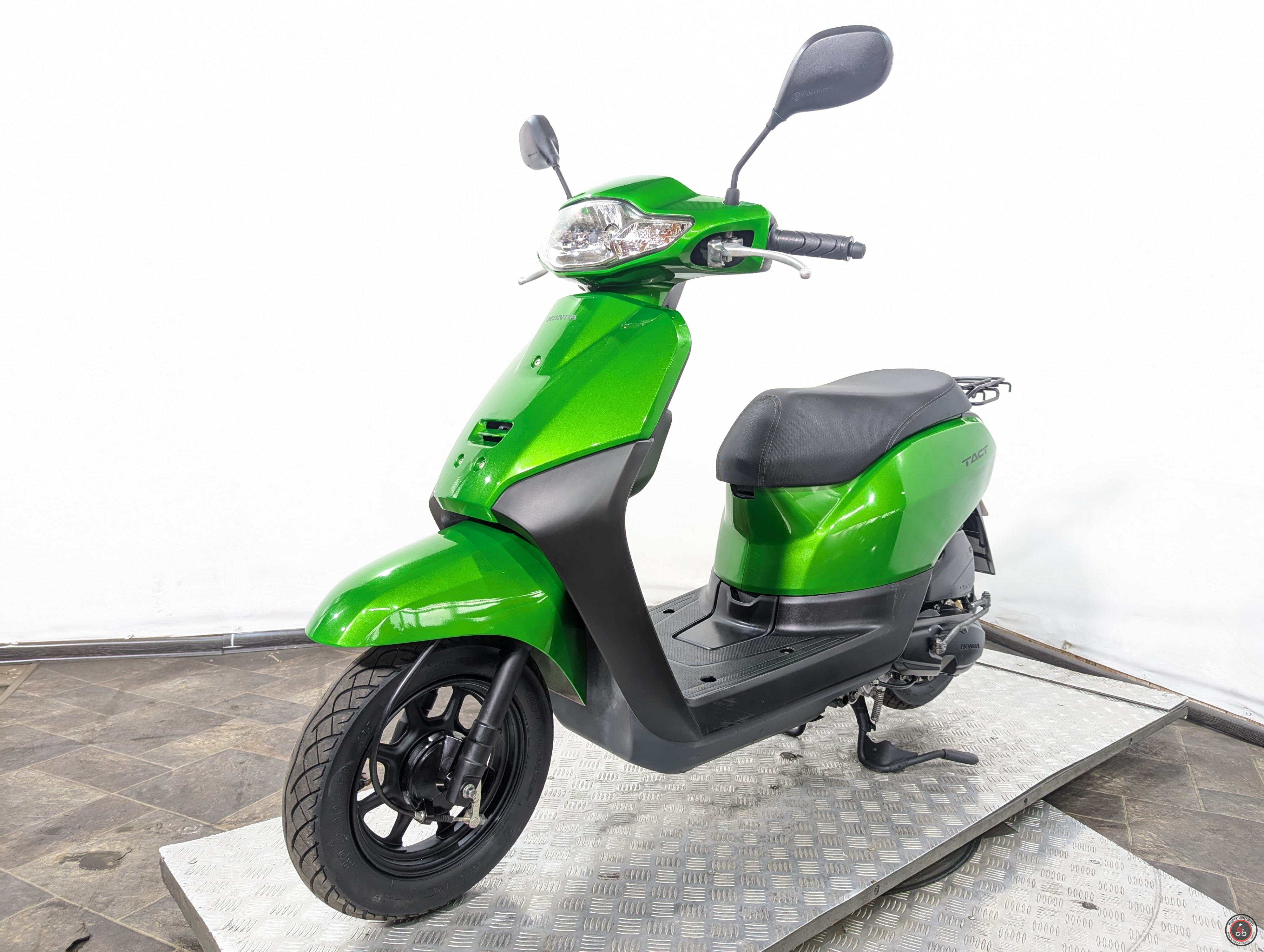 Скутер Honda Tact PGM-FI