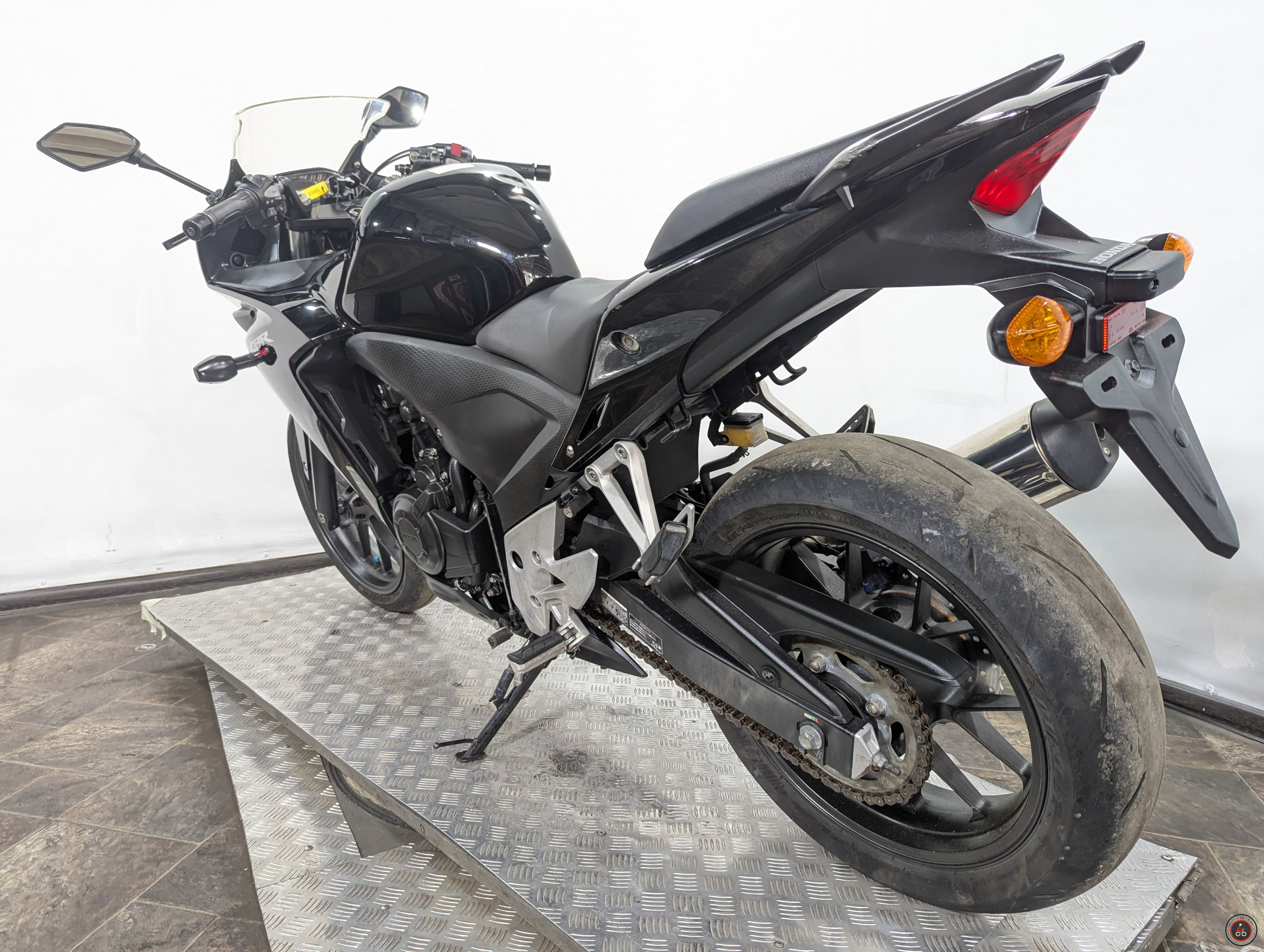 Мотоцикл Honda CBR400R - Объем двигателя: 399 см³