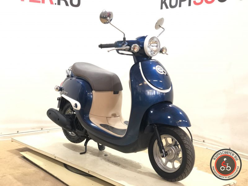 Скутер Honda Giorno AF77 PGM-FI - Мощность: 4,5 лс при 8000 об/мин