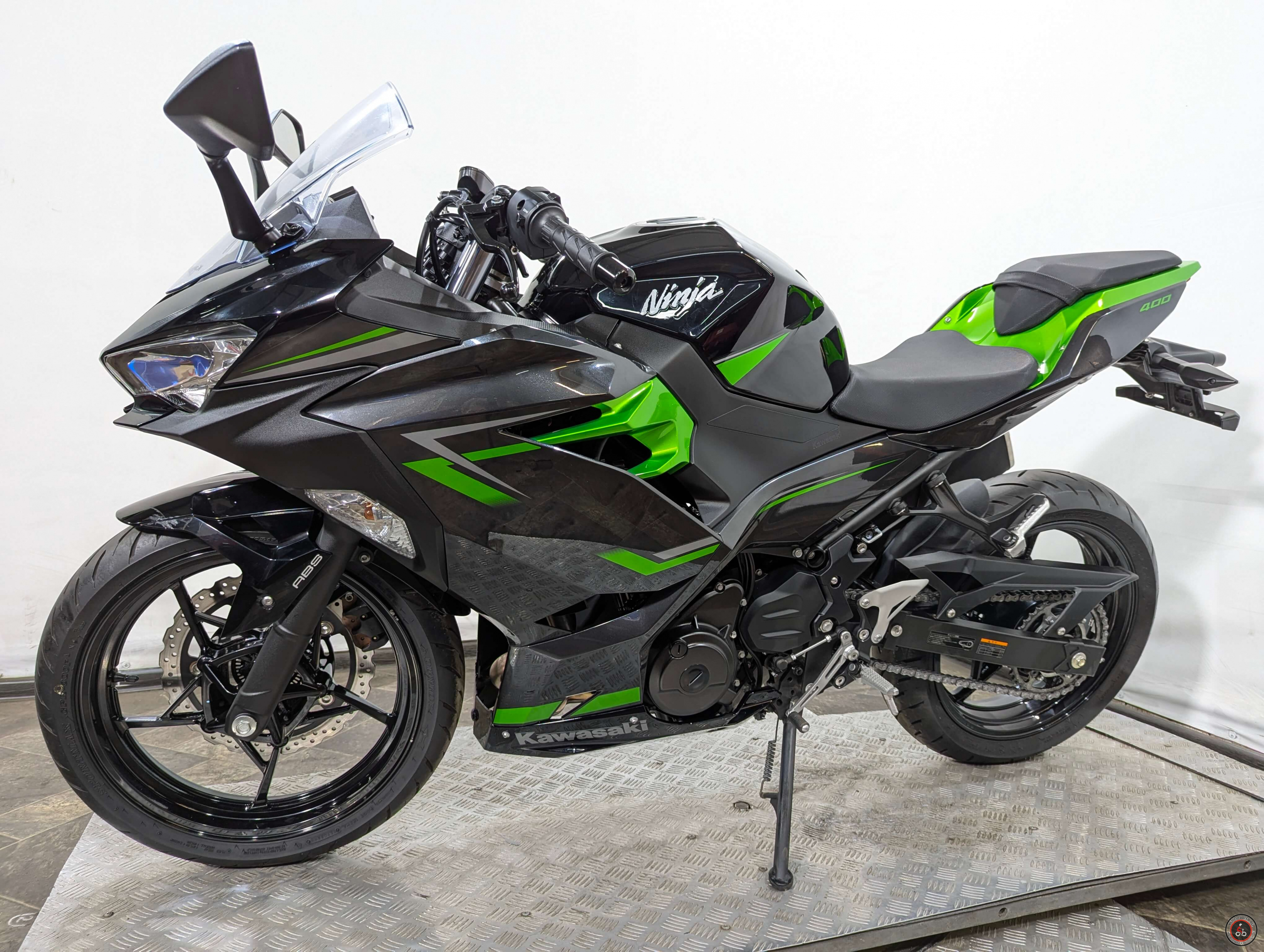 Мотоцикл Kawasaki Ninja 400 EX400L