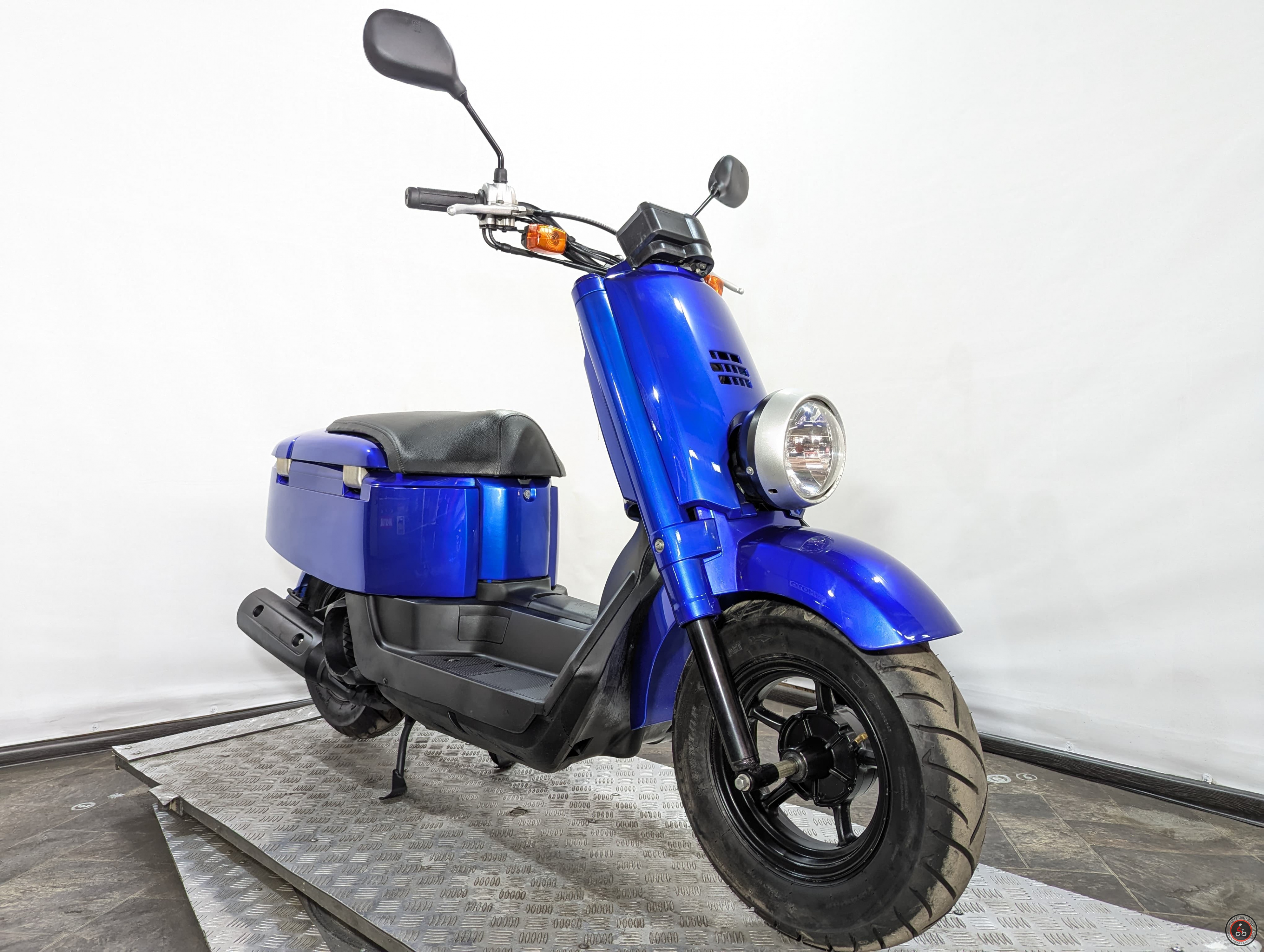 Скутер Yamaha Vox FI SA31J 2006г. - Емкость топливного бака: 4,5 л