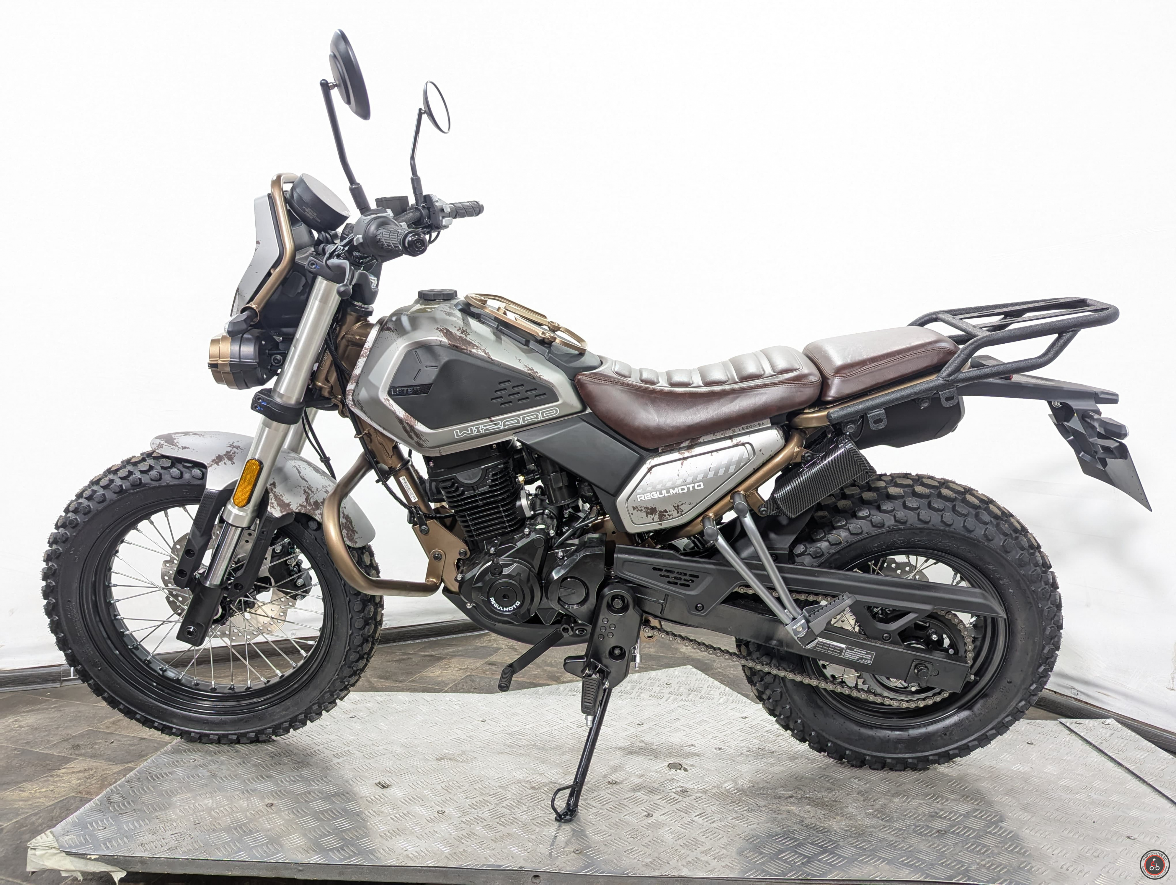 Мотоцикл Regulmoto Wizard 230 Серый - Максимальная скорость: 110 км/ч