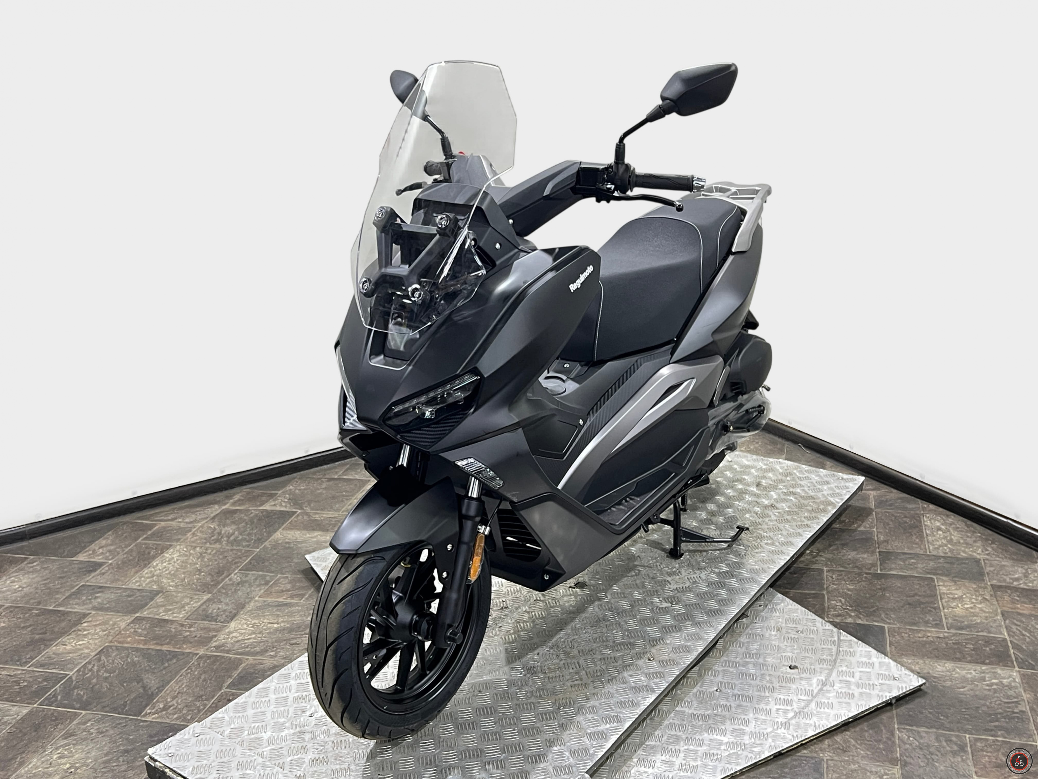 Скутер Regulmoto GRIDO (LJ175T-18) (ОБНОВЛЕННЫЙ) Черный - Объем двигателя: 175 см3
