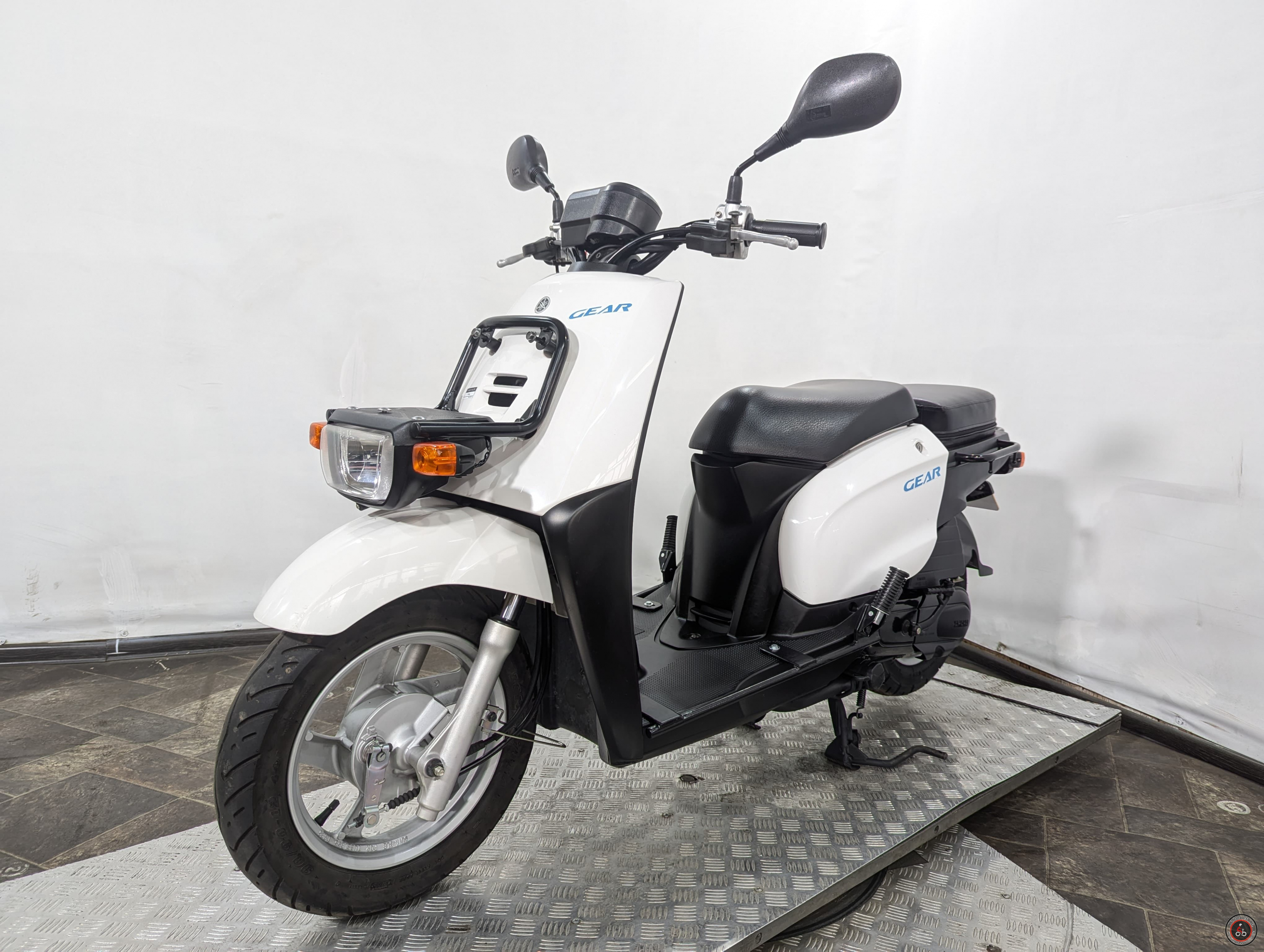 Скутер Yamaha Gear FI UA08J