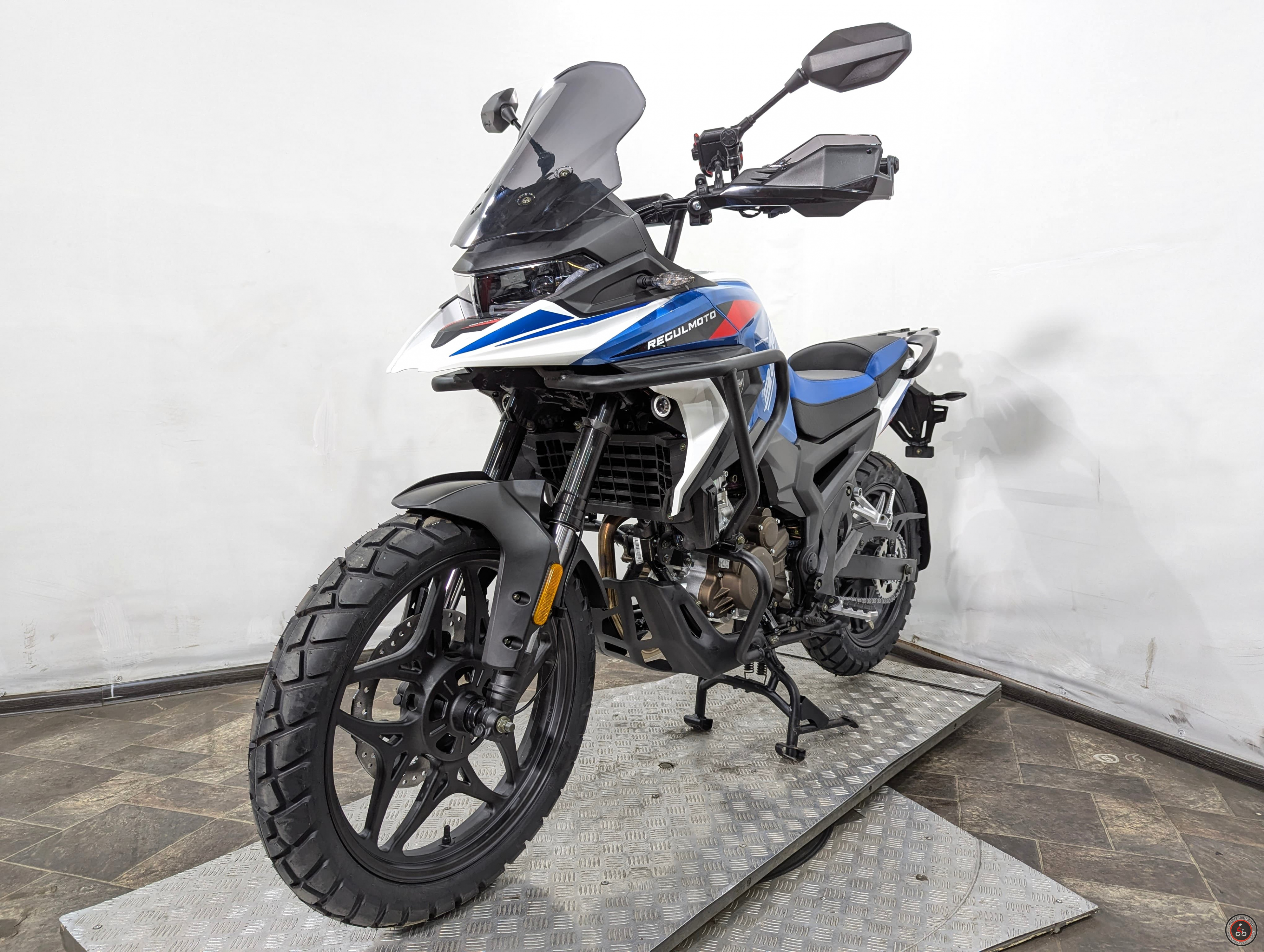 Мотоцикл Regulmoto GTO 300 NB - Объем двигателя: 292 cc