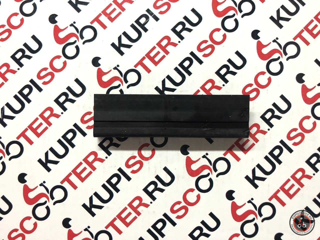 Резинка под лобовое стекло Honda Gyro Canopy TA02/TA03 (64580-GAG-750)  Б/У
