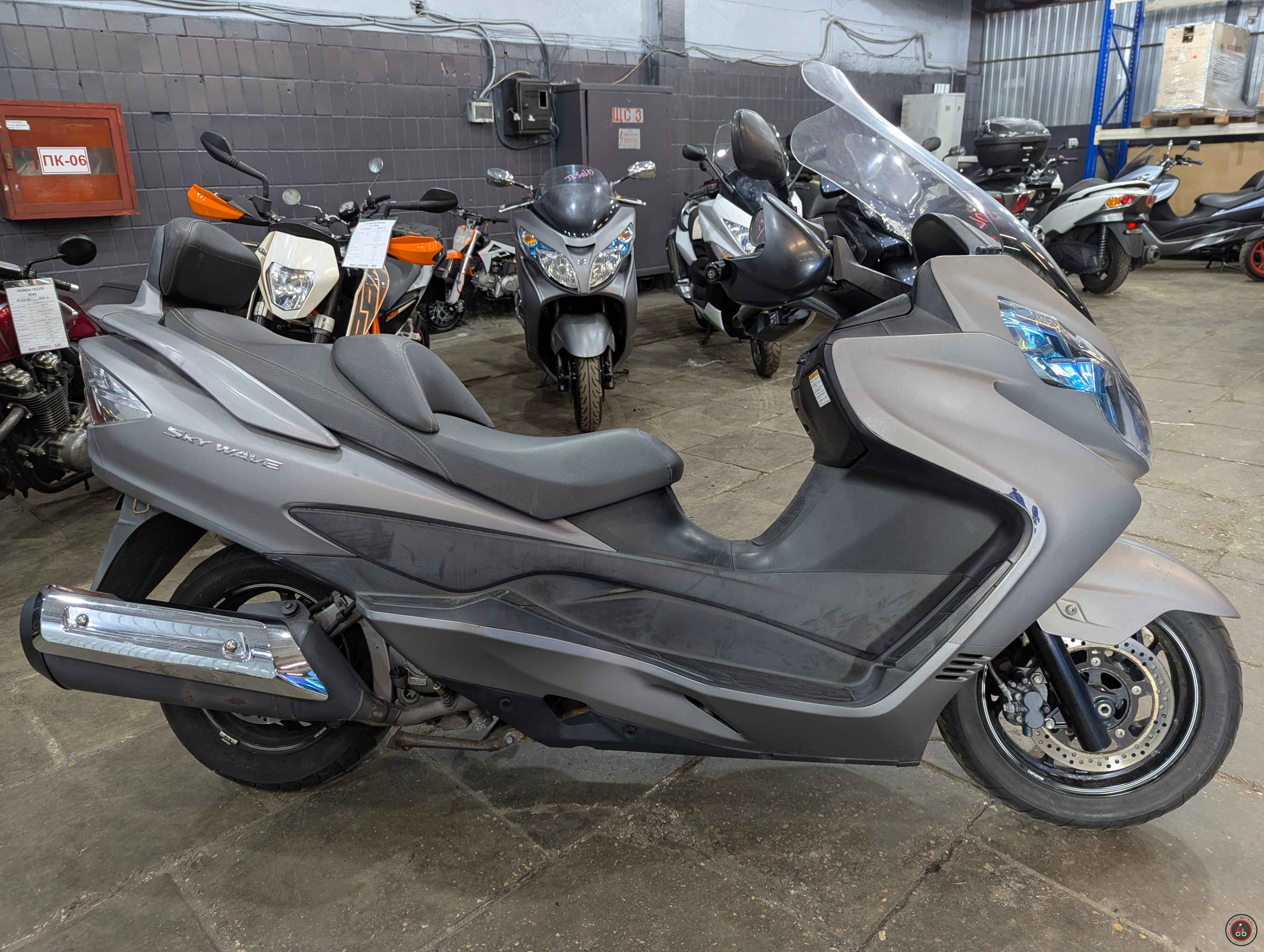 Скутер Suzuki Skywave 400 CK45A 2016 г. в. - Количество цилиндров: 1