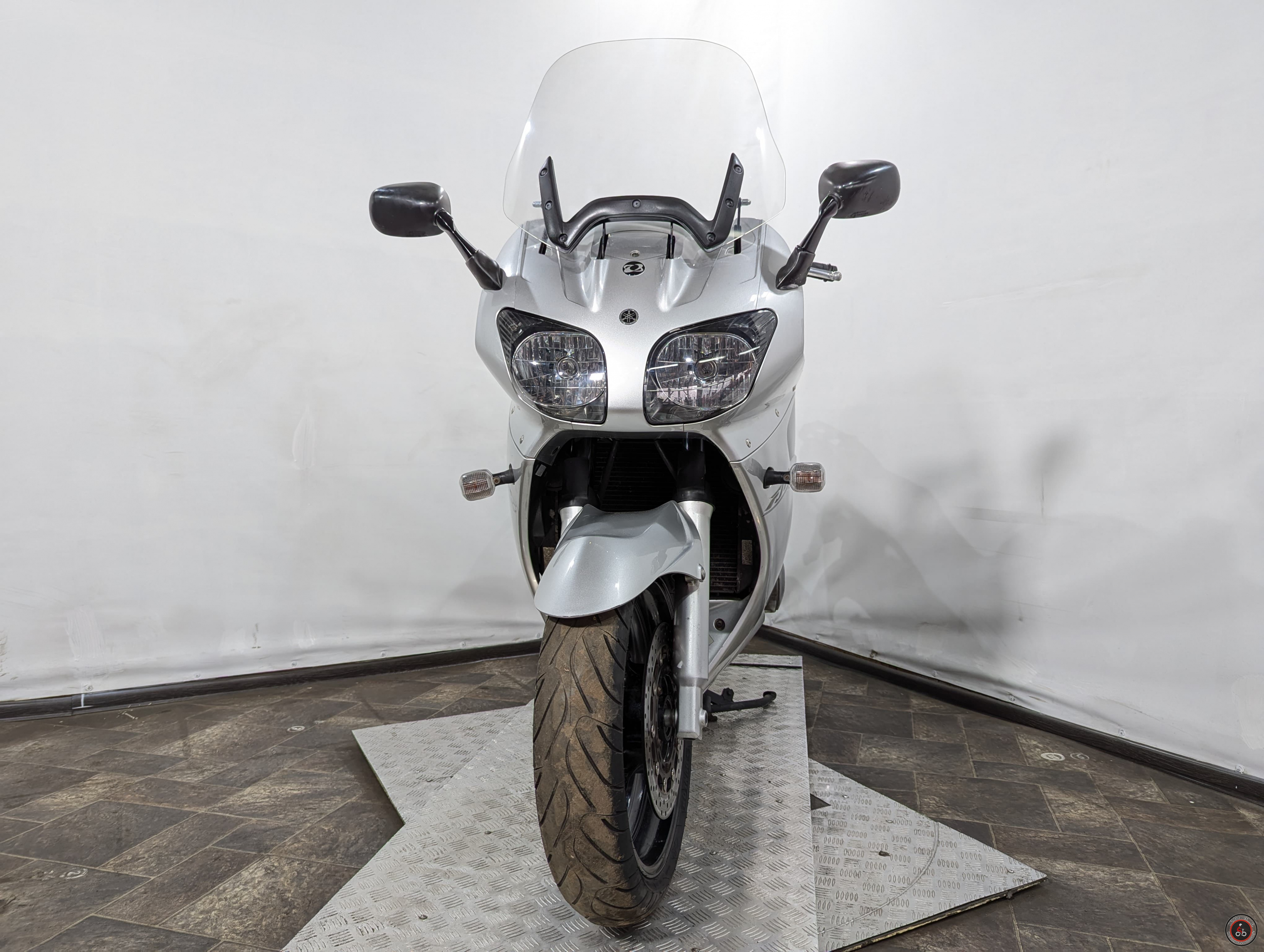 Yamaha FJR1300 - Объем двигателя: 1298 см3