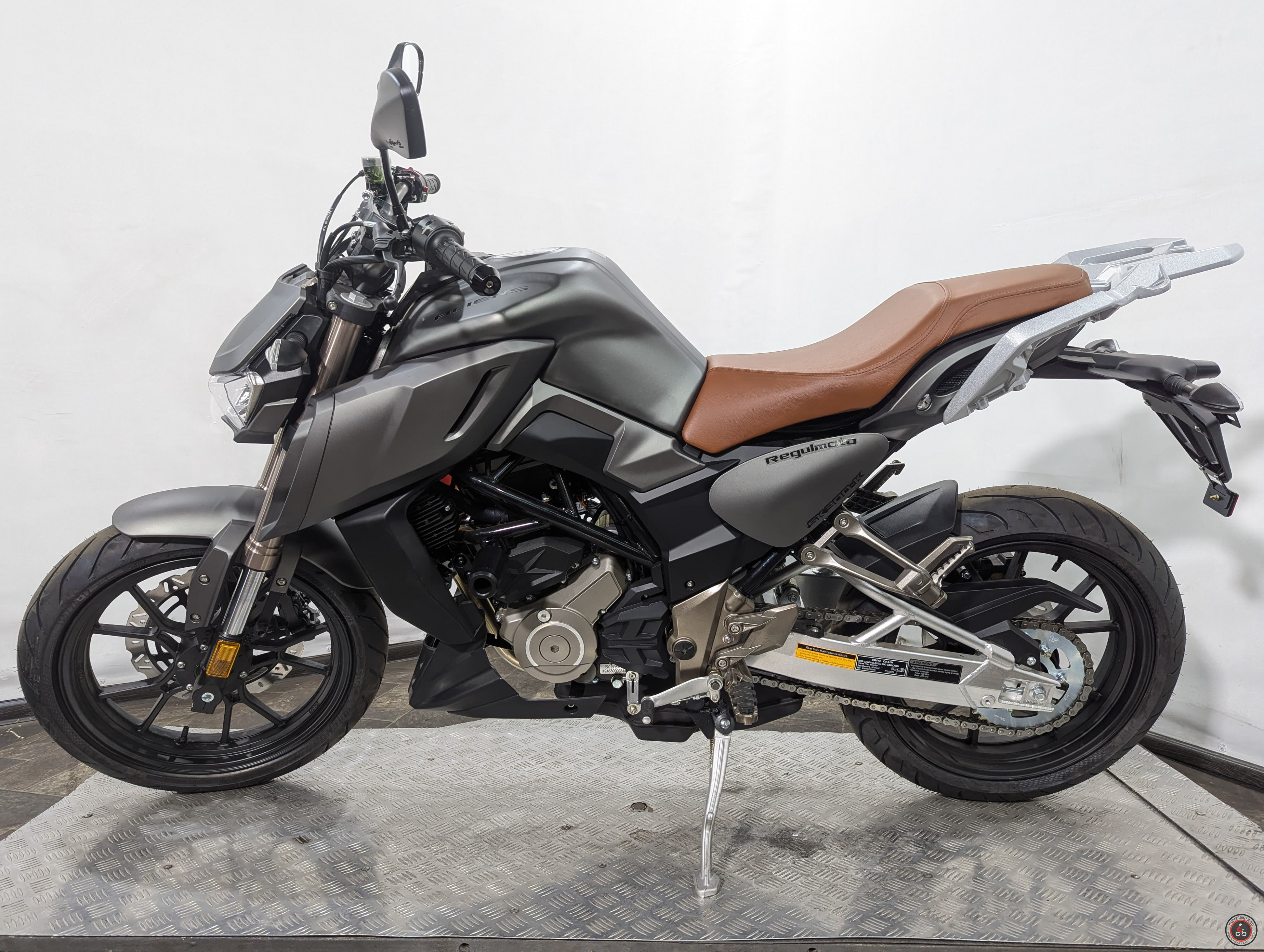 Мотоцикл Regulmoto ALIEN MONSTER 300 (Серый) - Количество цилиндров: 1
