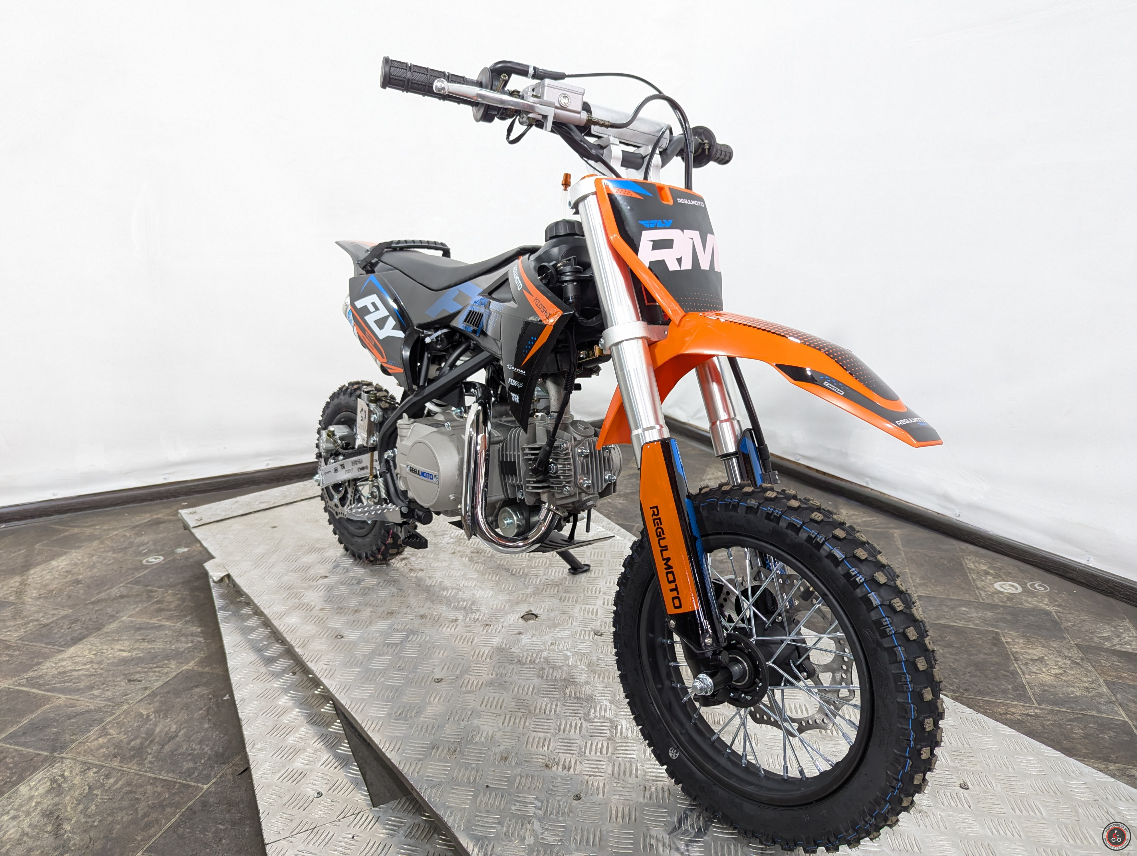 Питбайк Regulmoto FLY 12/10 - Количество цилиндров: 1