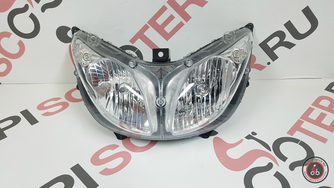 Фара головного света Suzuki Burgman 200 CH41A  (35100-12J00) Б/У с дефектами