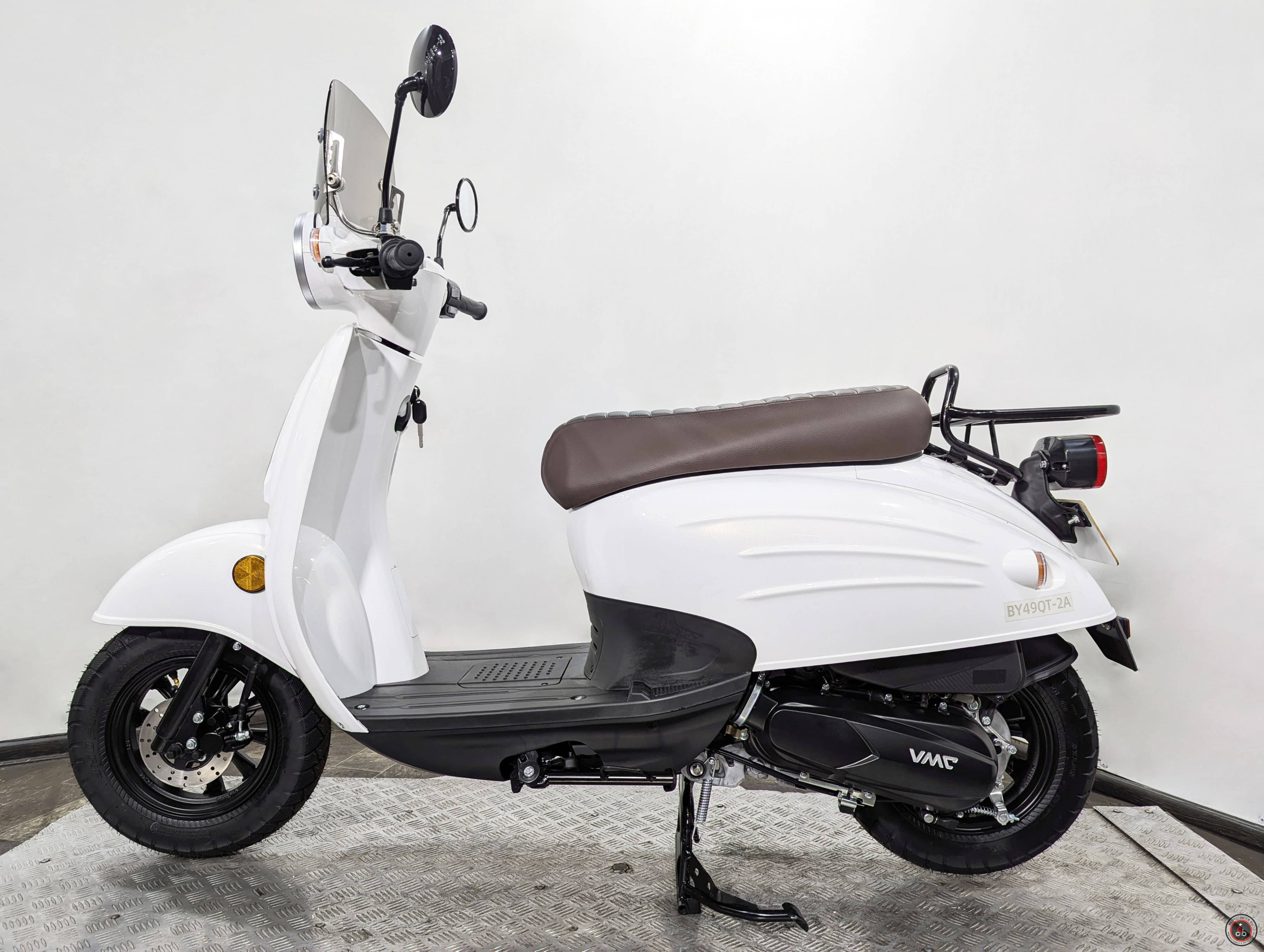 Скутер VMC (Vento) SPRINT (49/125cc) белый глянцевый - Максимальная скорость: 100 км/ч