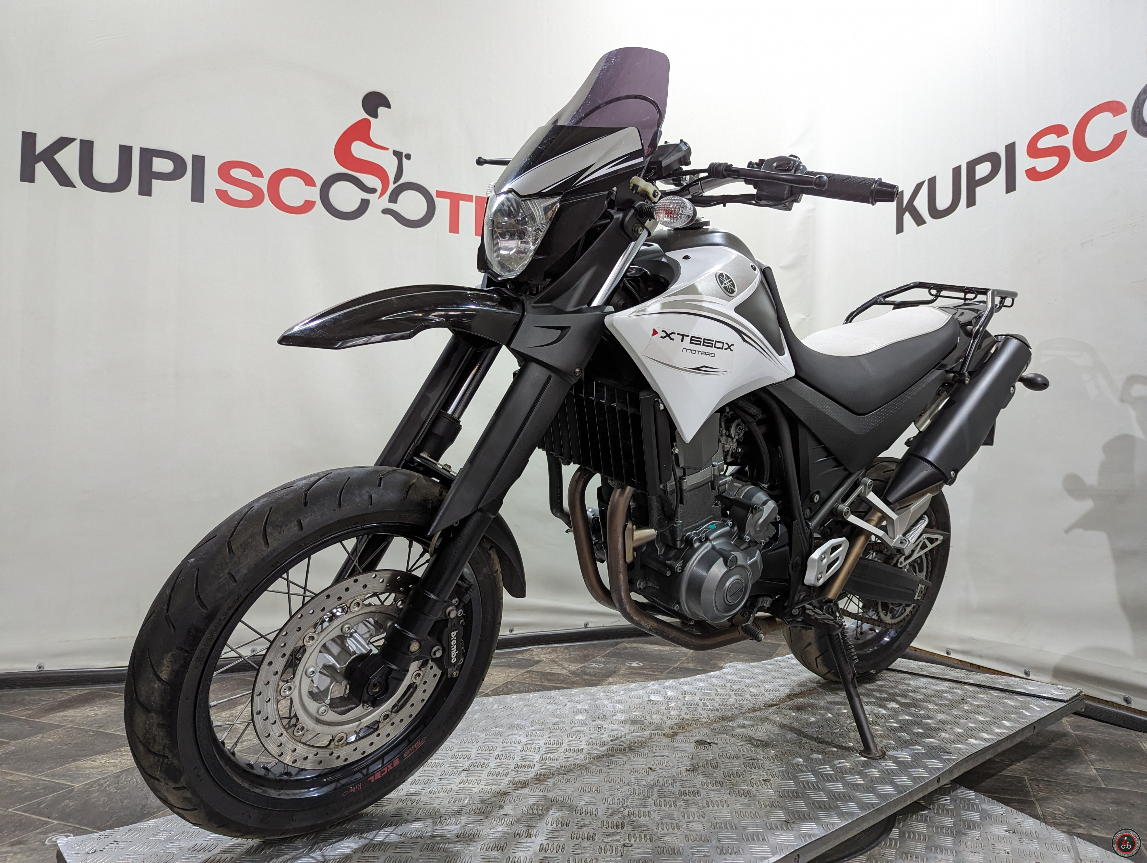Мотоцикл Yamaha XT660X 2010г.в - Объем двигателя: 660 cc