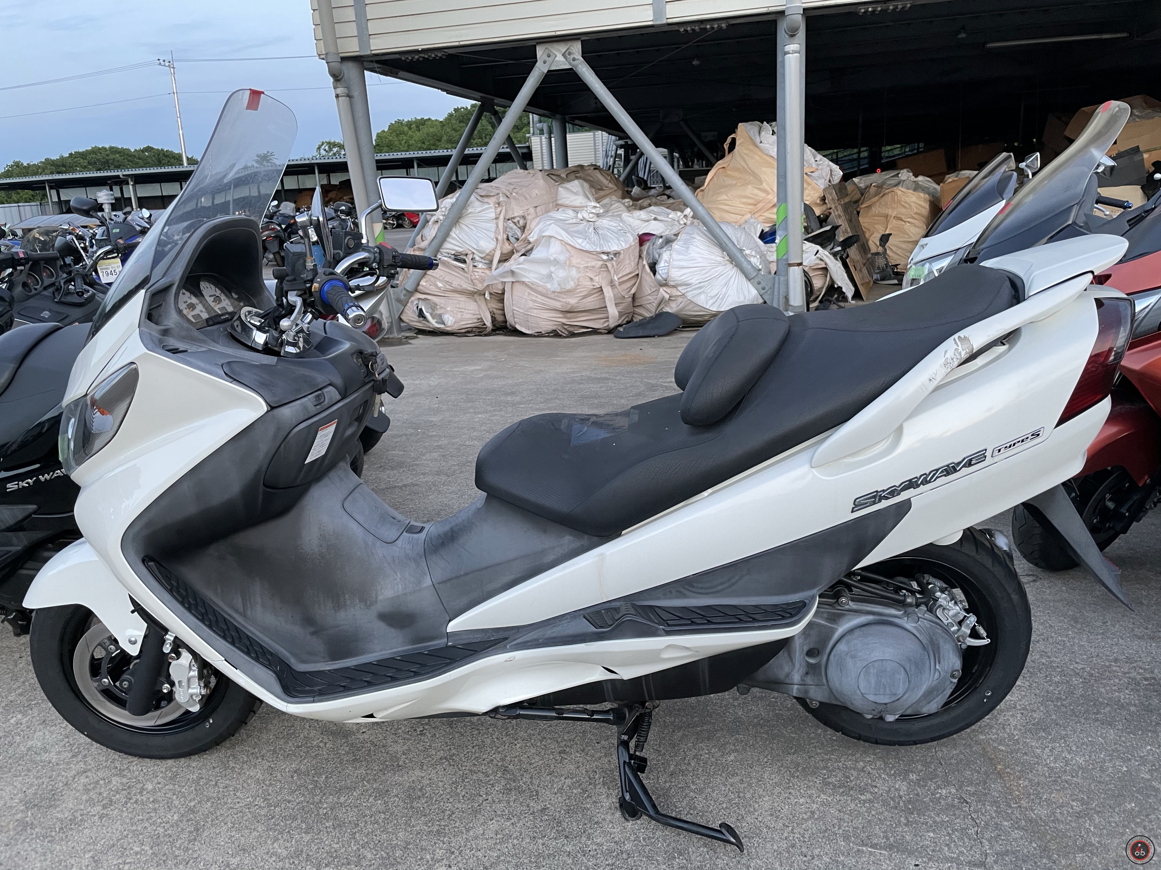 Скутер Suzuki Skywave 250 CJ43A