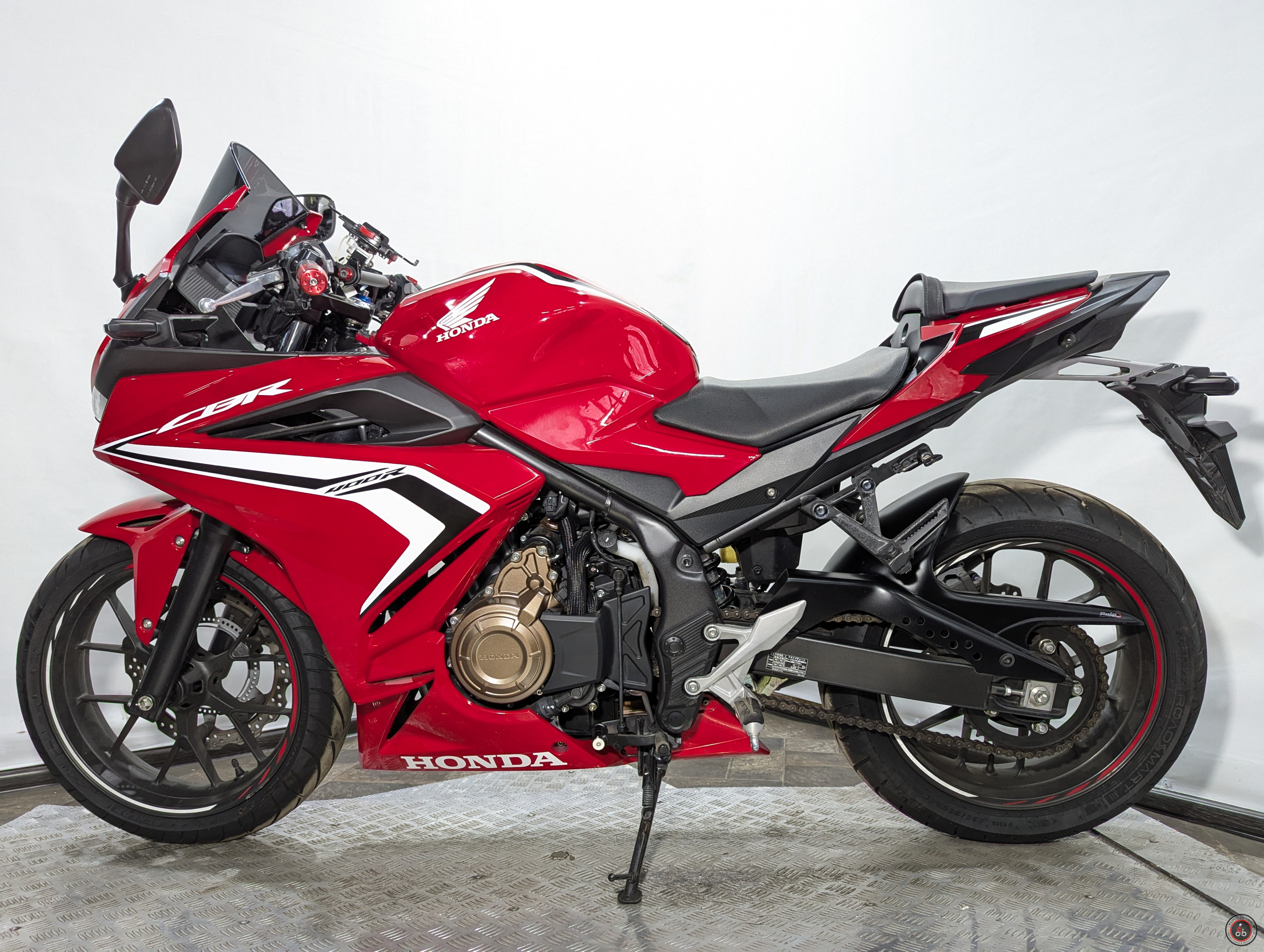 HONDA CBR400R-2 - Количество цилиндров: 2