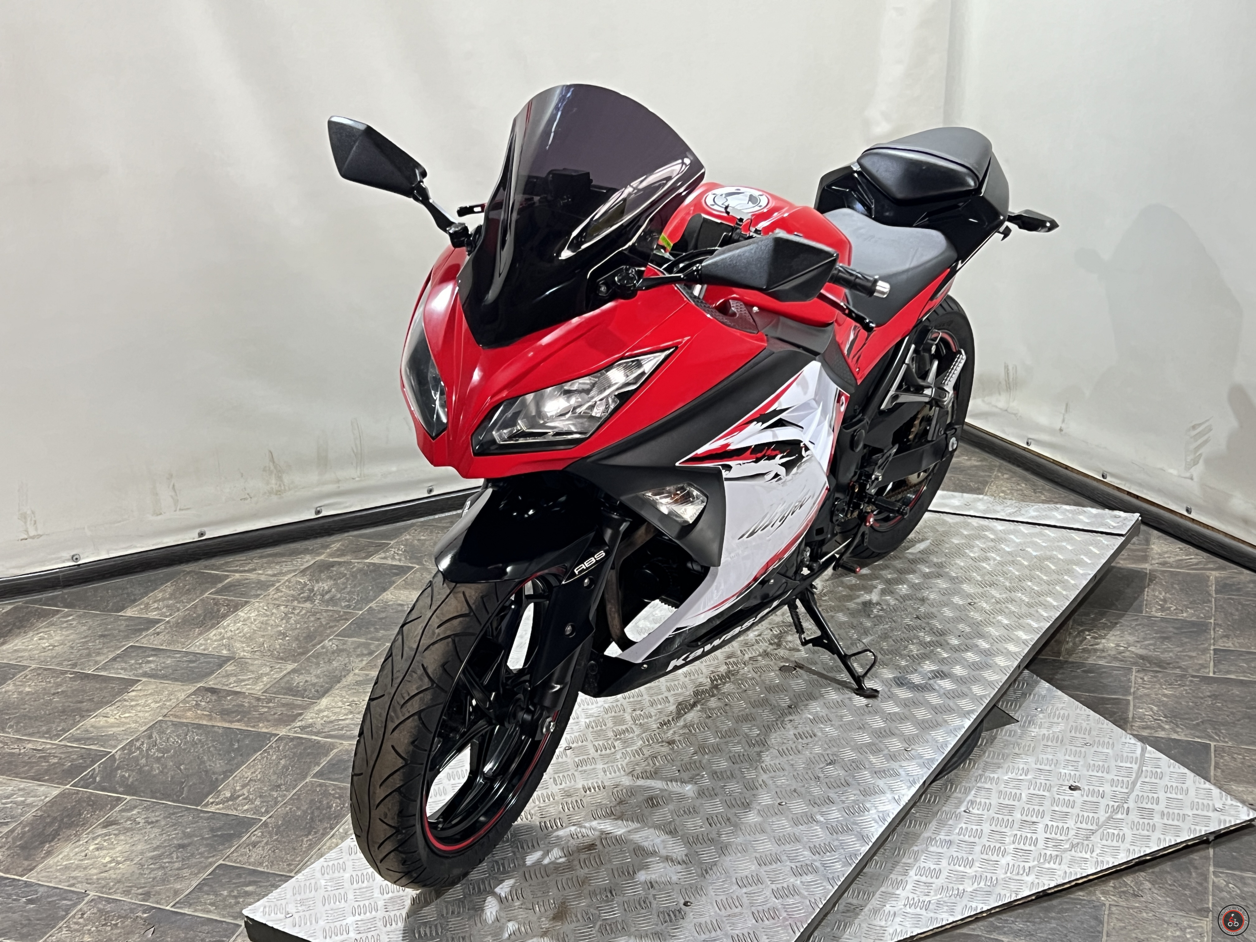 Мотоцикл Kawasaki Ninja 250 ABS  2013г.в - Объем двигателя: 248 cc