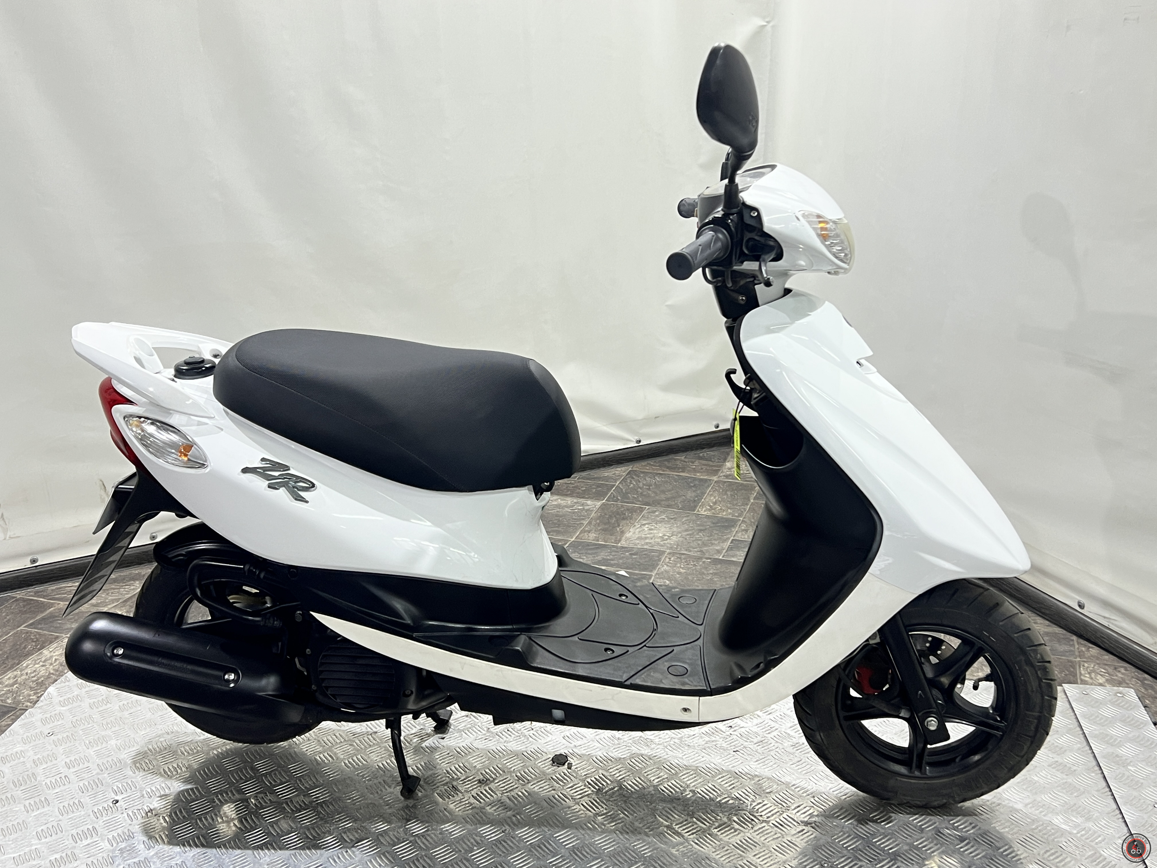 Купить Скутер Yamaha Jog ZR FI SA39J (2009г.в.) в Москве - цены