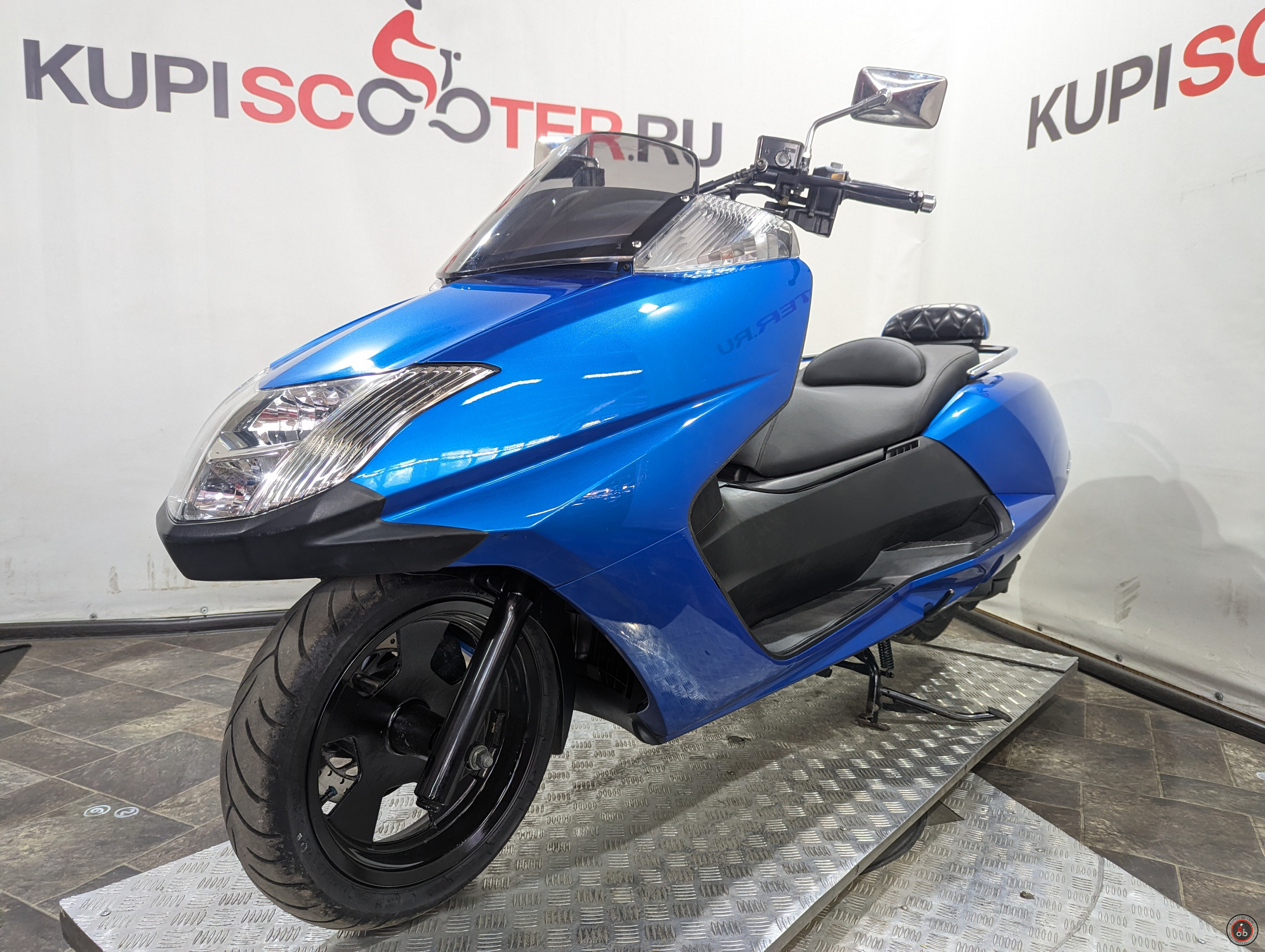 Скутер Yamaha Maxam SG17J