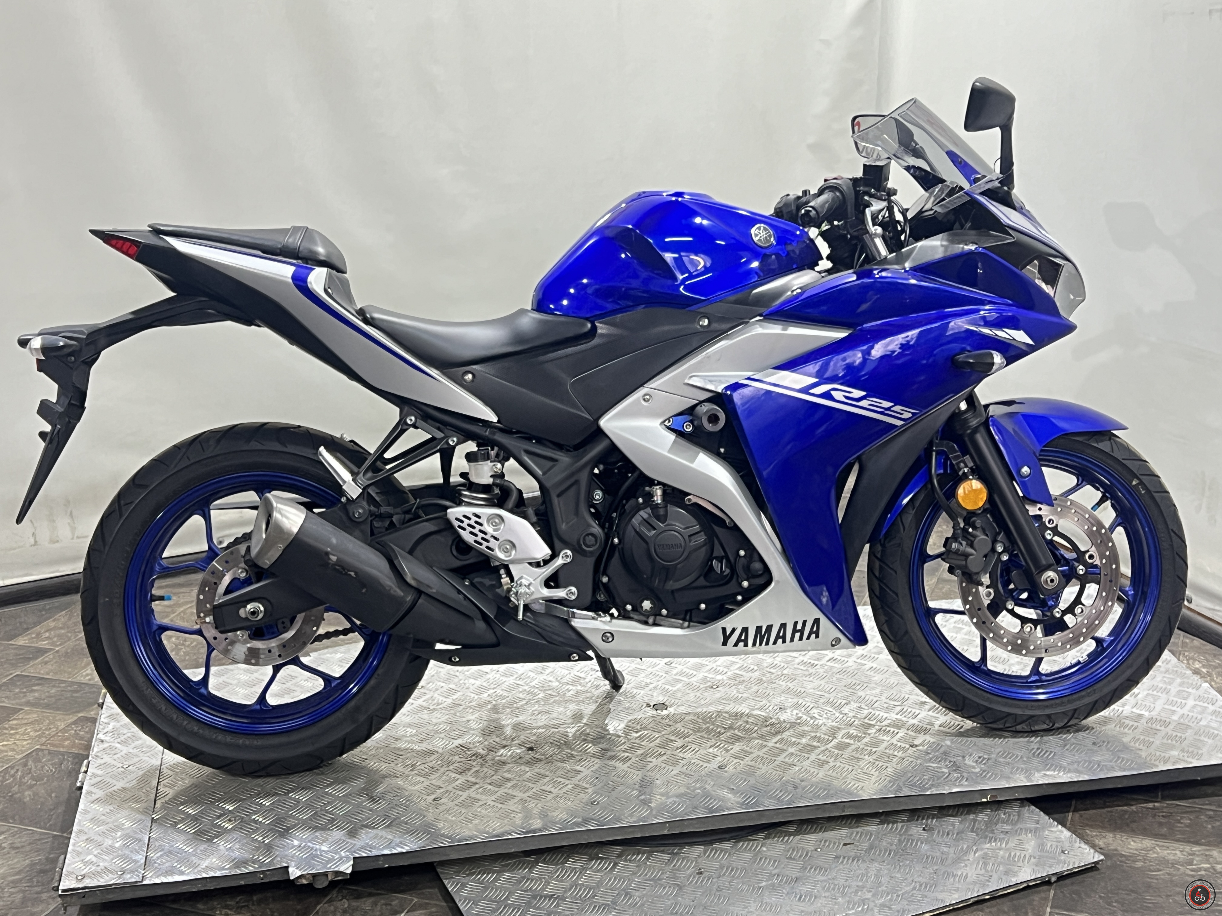Мотоцикл Yamaha YZF-R25 2017г.в - Объем двигателя: 249 cc