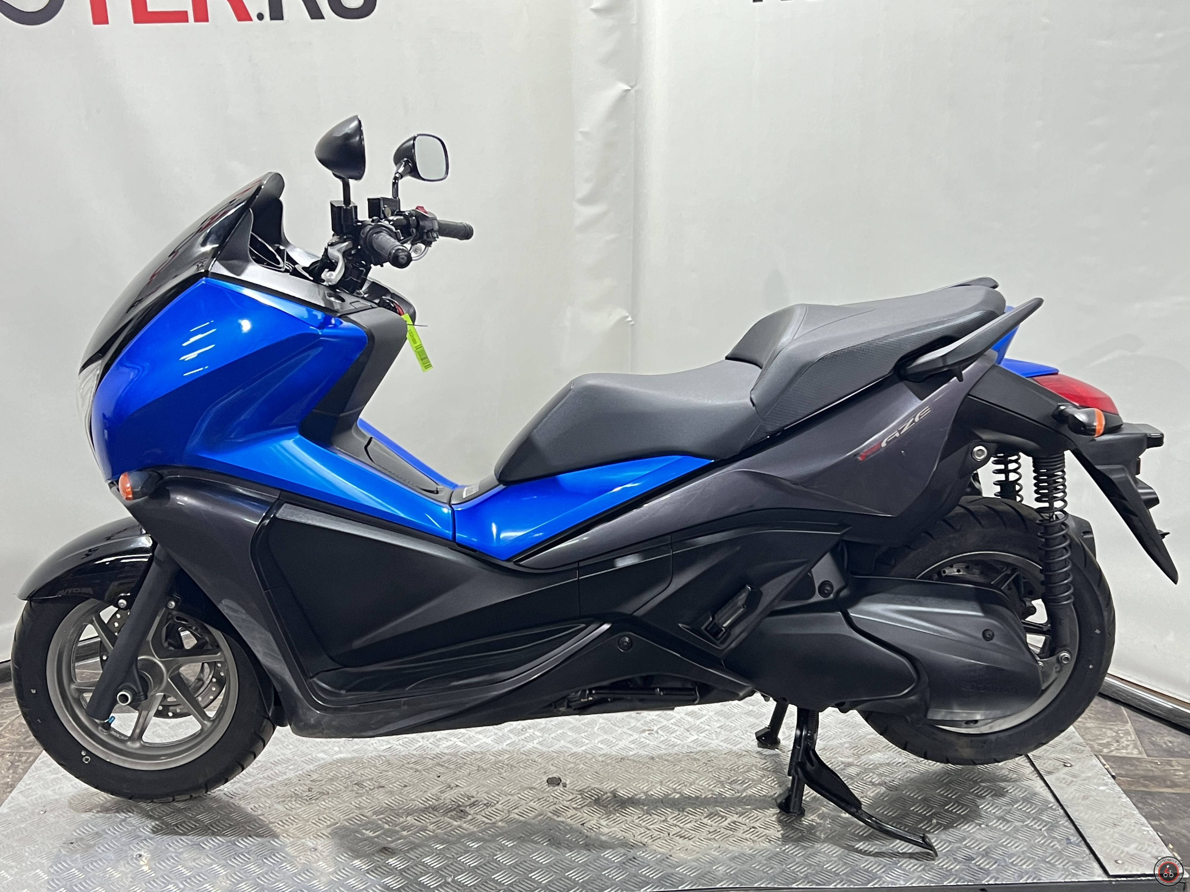 Скутер Honda Faze 250 MF11 2009г. - Количество цилиндров: 1