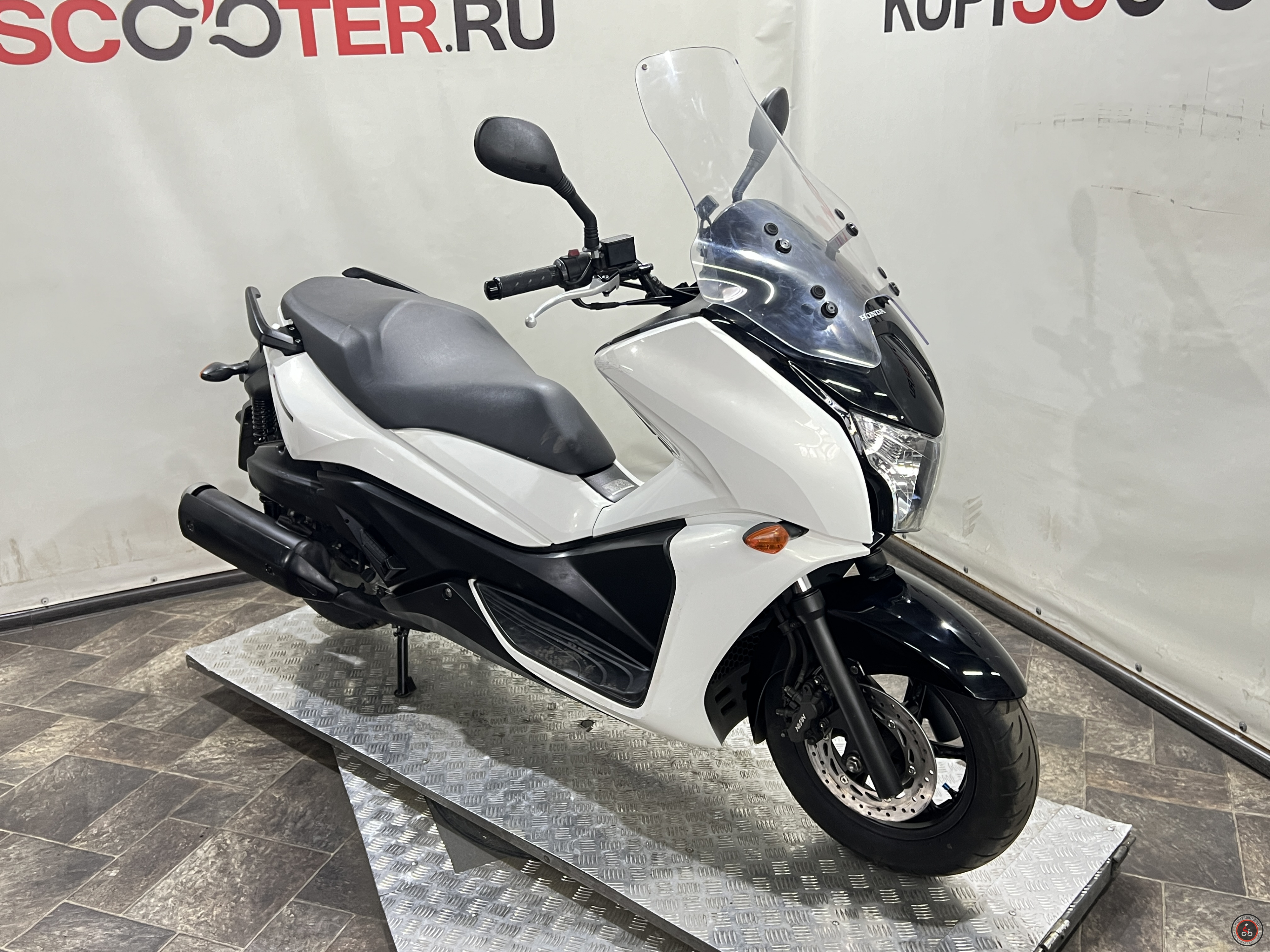 Скутер Honda Faze MF11 2011г.в - Объем двигателя: 248 см3