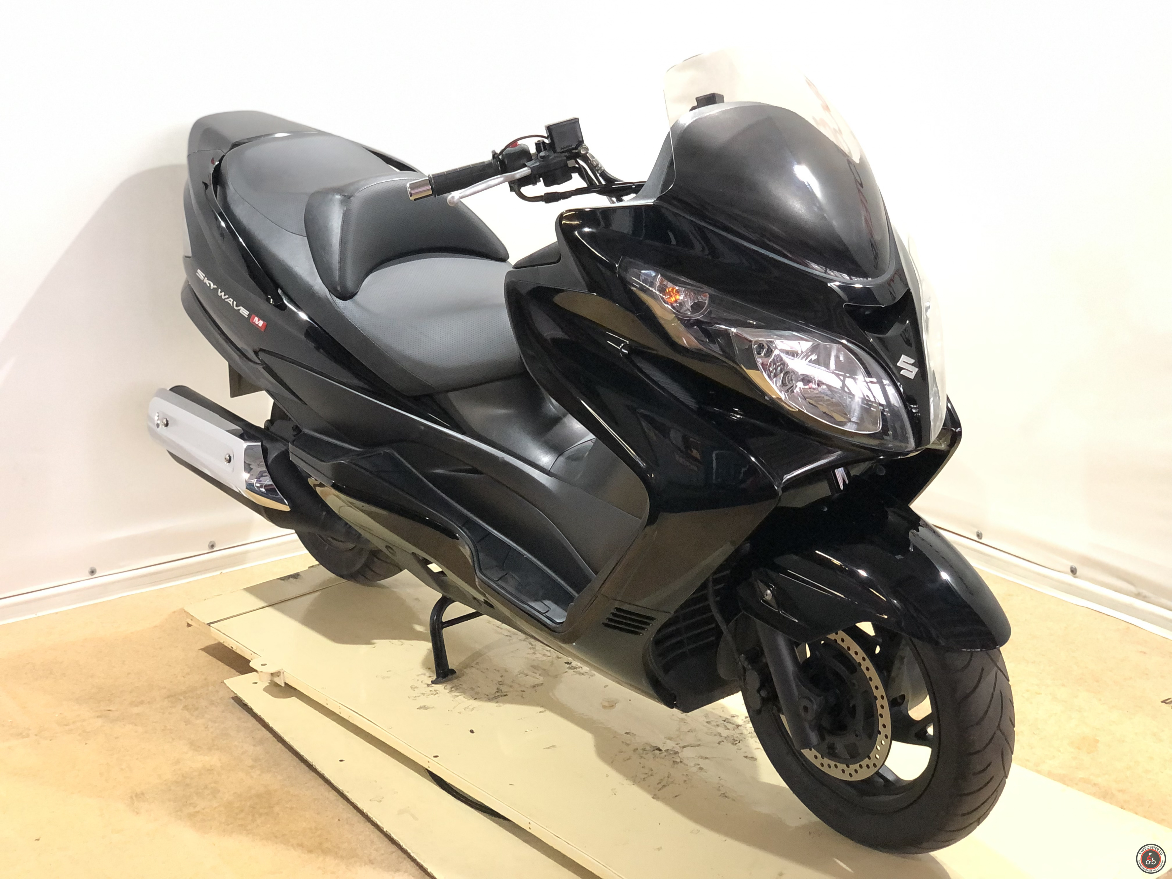 Скутер Suzuki Skywave 250 CJ45A - Объем двигателя: 249