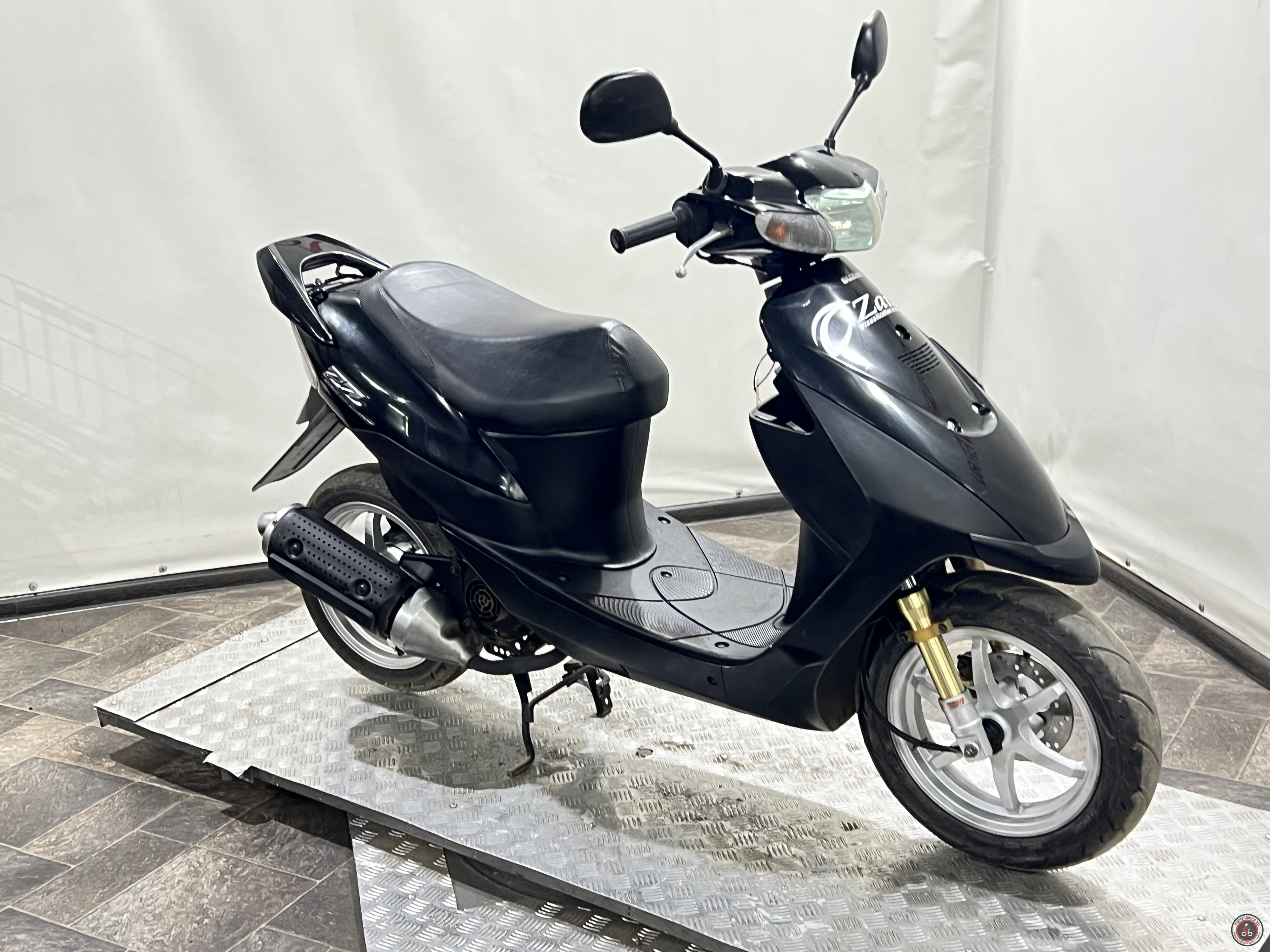Скутер Suzuki ZZ CA1PB - Пробег: 2698 км