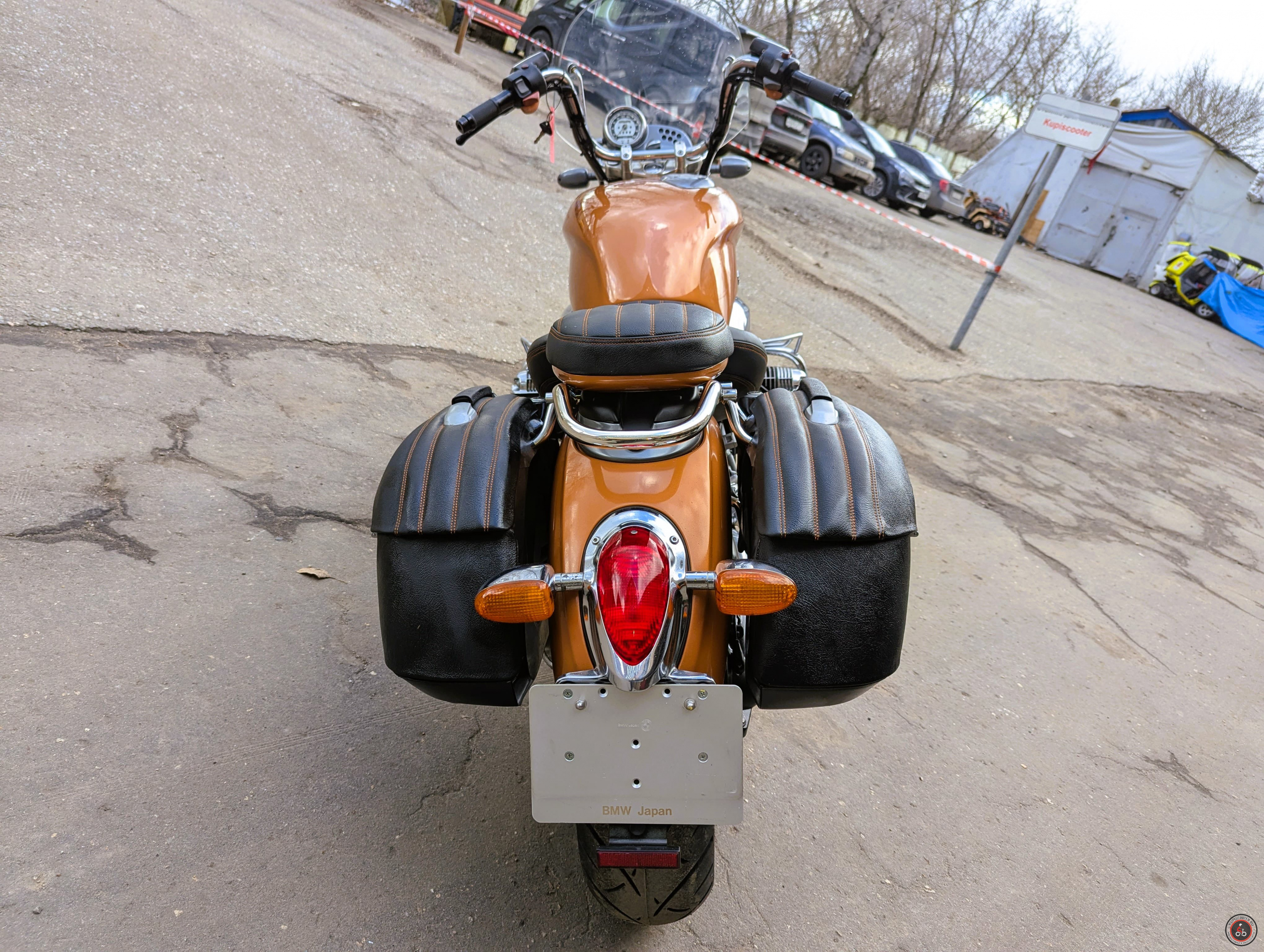 Мотоцикл BMW R1200C WB 2000 г.в. - Емкость топливного бака: 17 л (включая 4 л резерва)