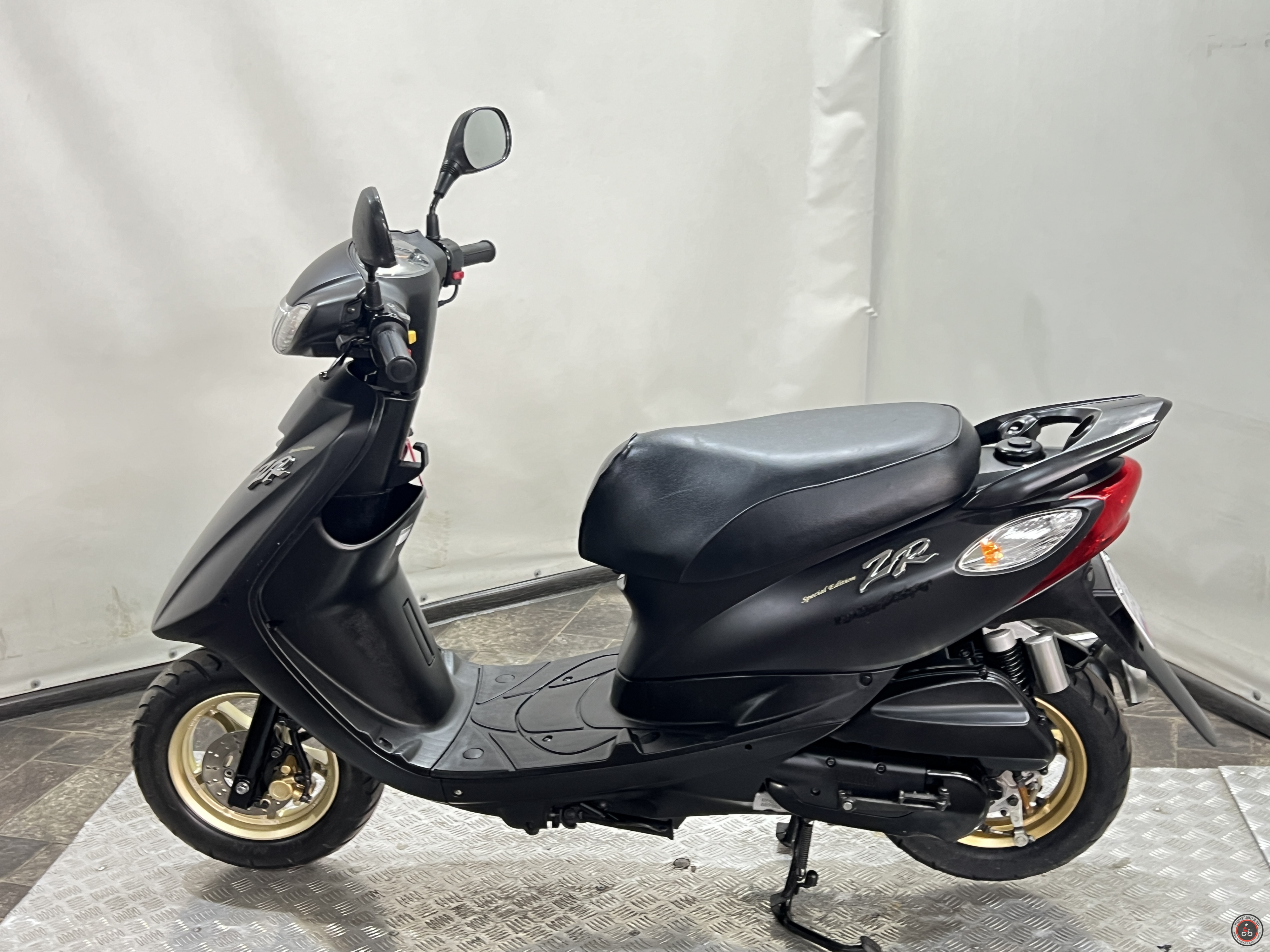 Купить Скутер Yamaha Jog ZR SE SA39J (2013г.в.) в Москве - цены