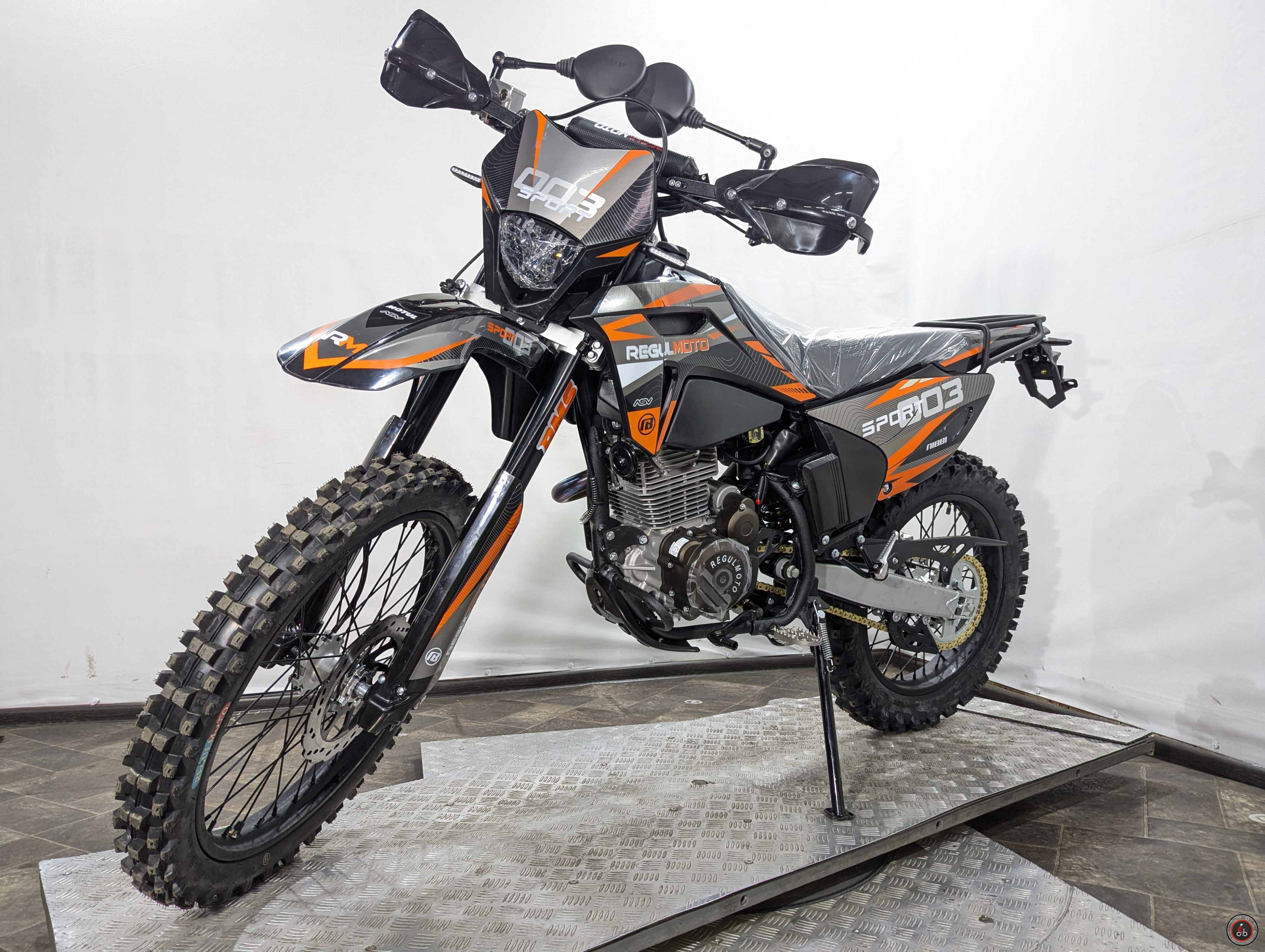 Мотоцикл Regulmoto Sport-003 300 Оранжевый - Емкость топливного бака: 8 л.