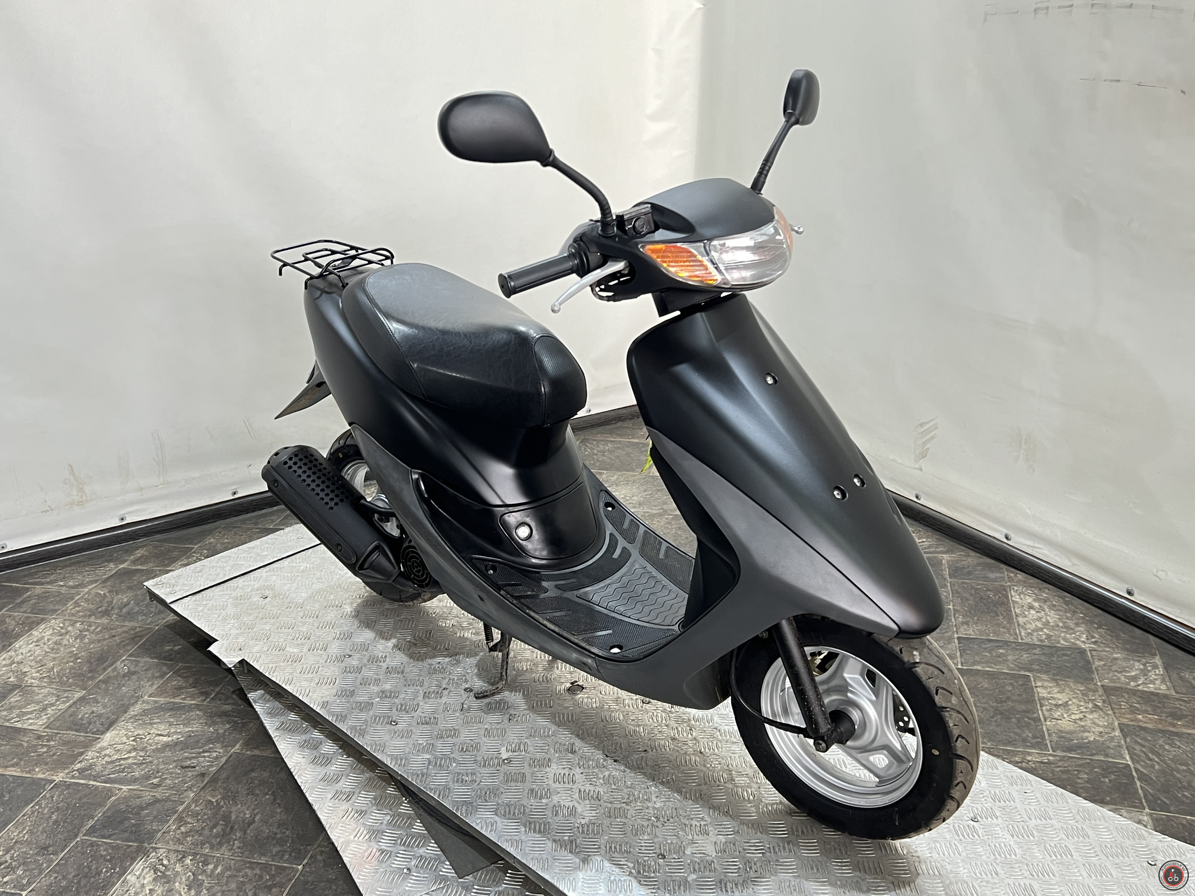 Скутер Honda Dio SR AF35 (2001г.в.) - Количество цилиндров: 1