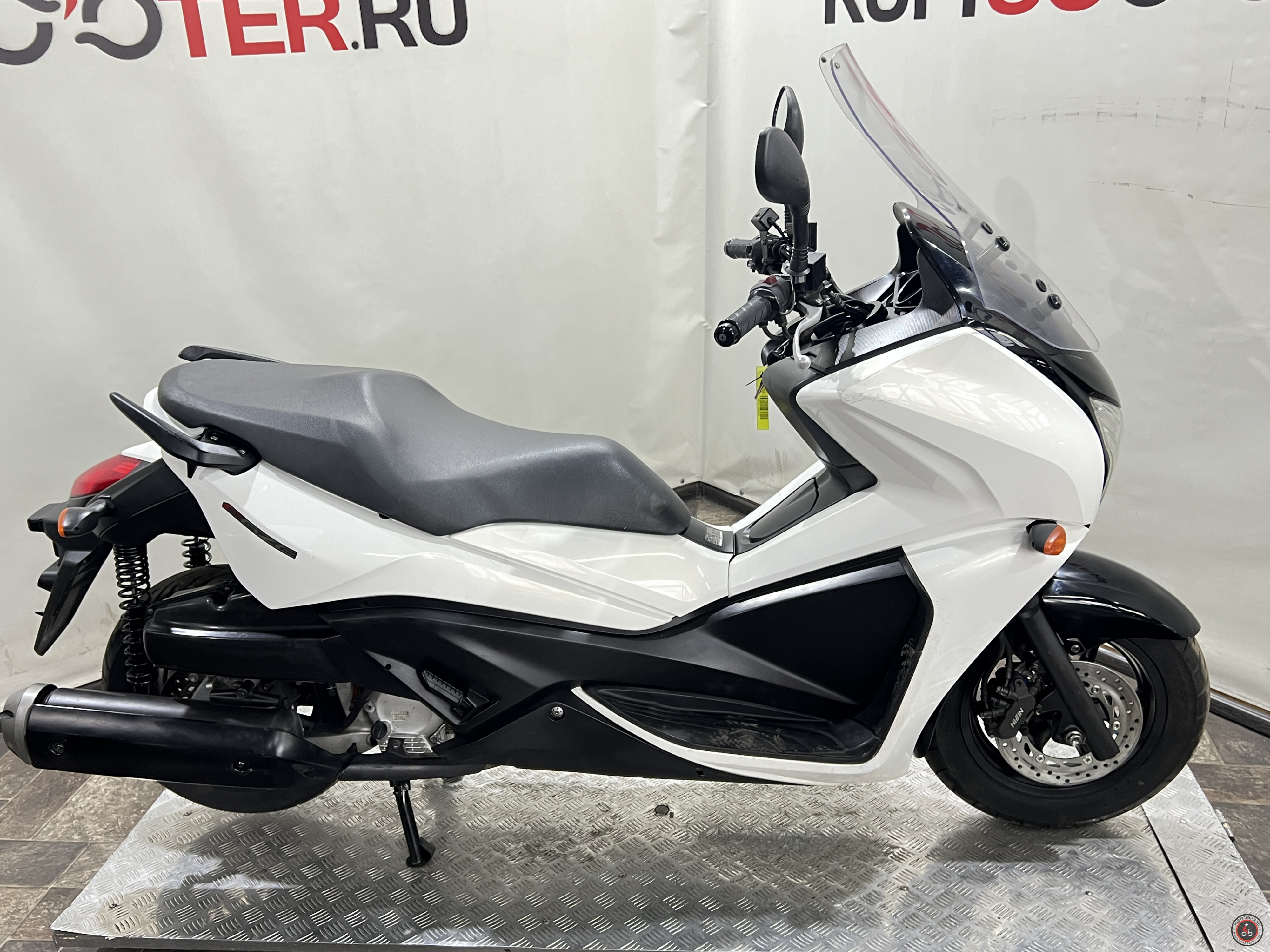 Скутер Honda Faze MF11 2011г.в - Количество цилиндров: 1
