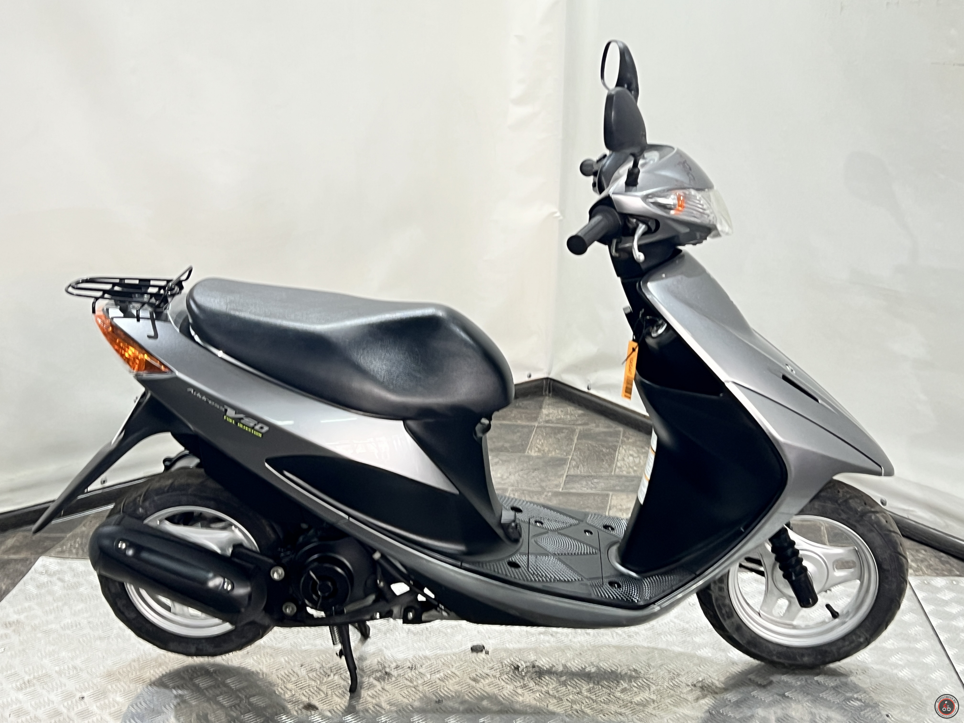 Скутер Suzuki Address V50G FI CA44A 2010г. - Максимальная скорость: 60 км/ч