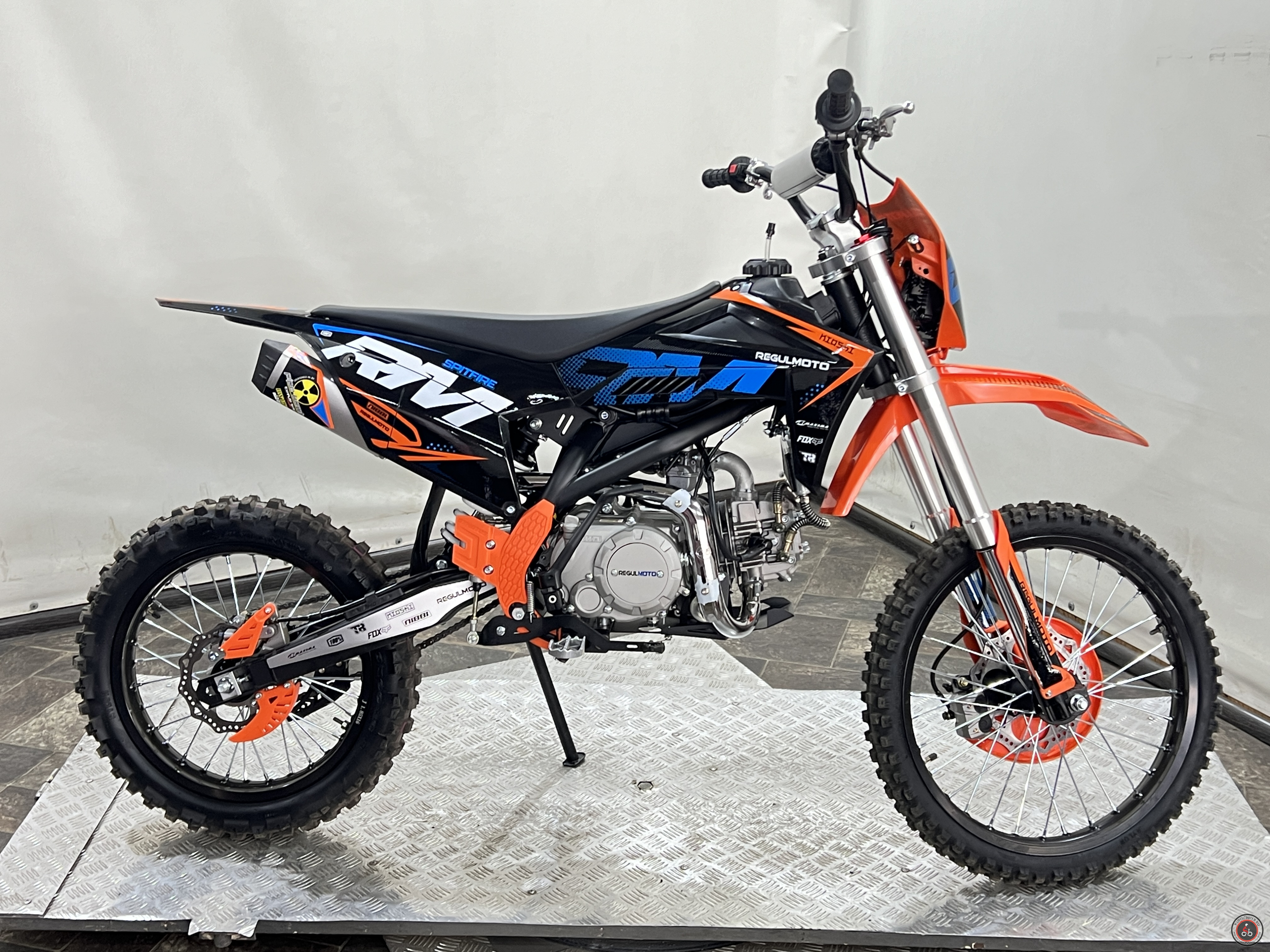 Питбайк Regulmoto SPITFIRE PRO 19/16 - Количество цилиндров: 1