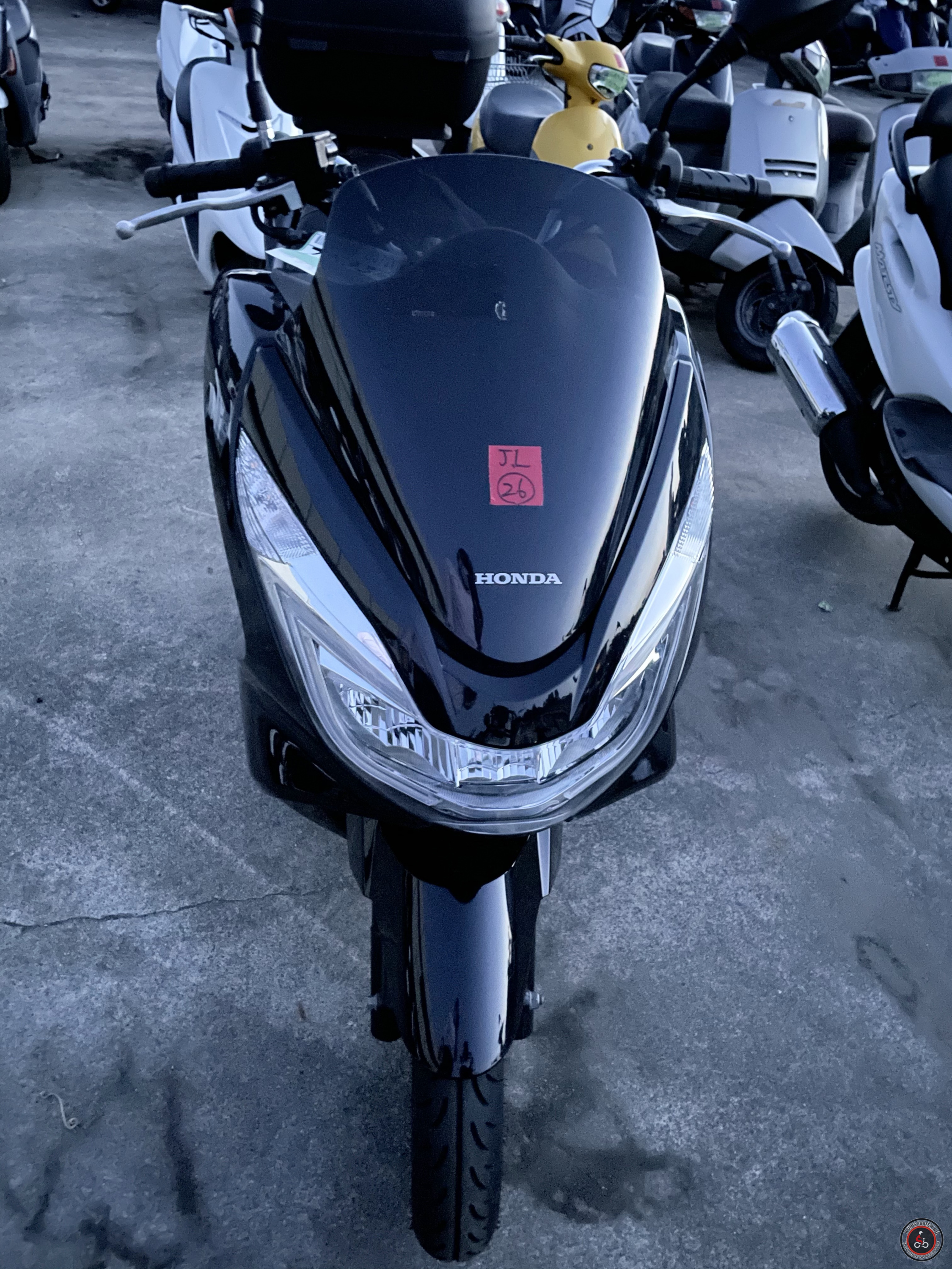 Скутер Honda PCX 150 KF18 - Объем двигателя: 152