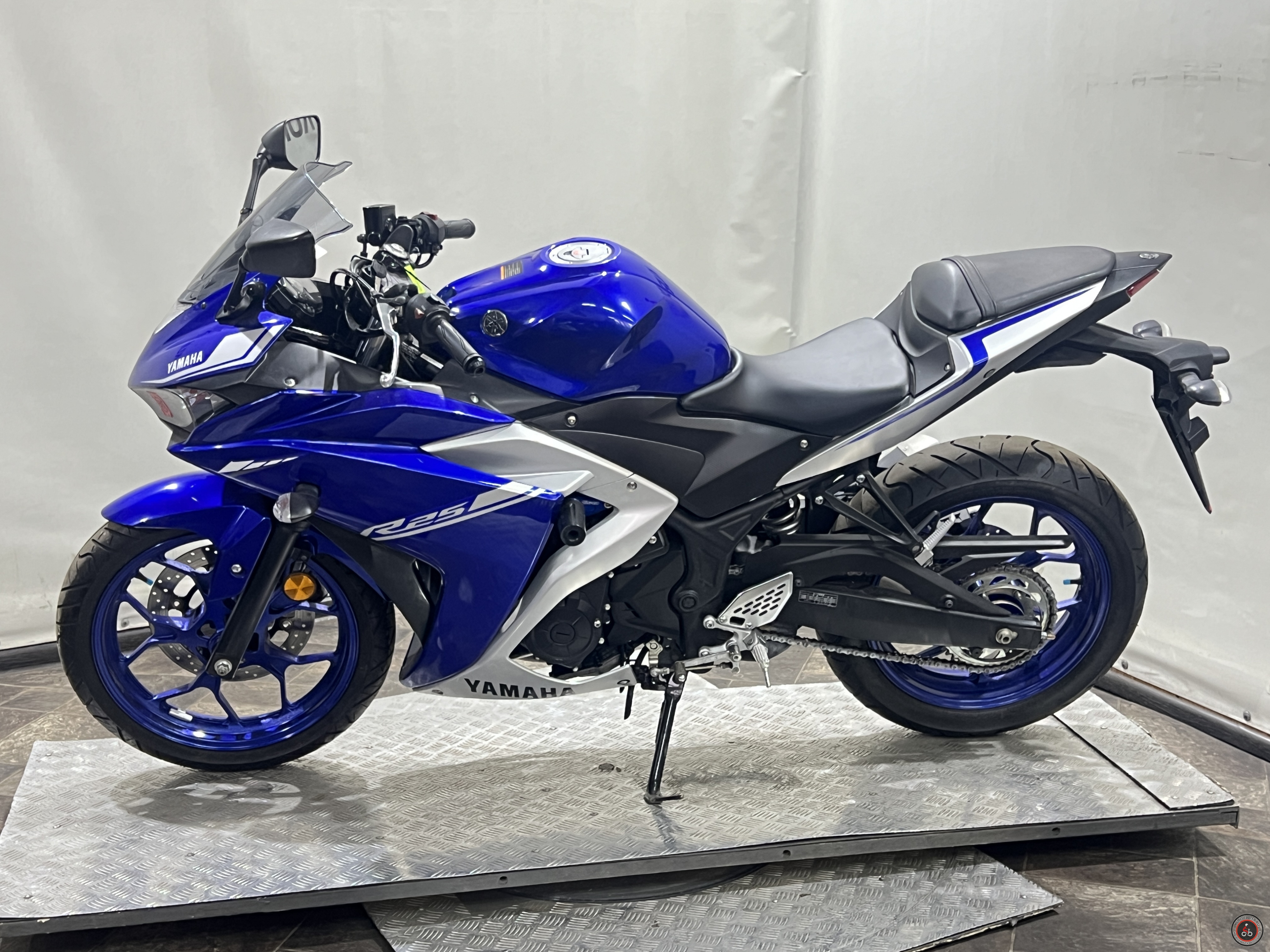 Мотоцикл Yamaha YZF-R25 2017г.в